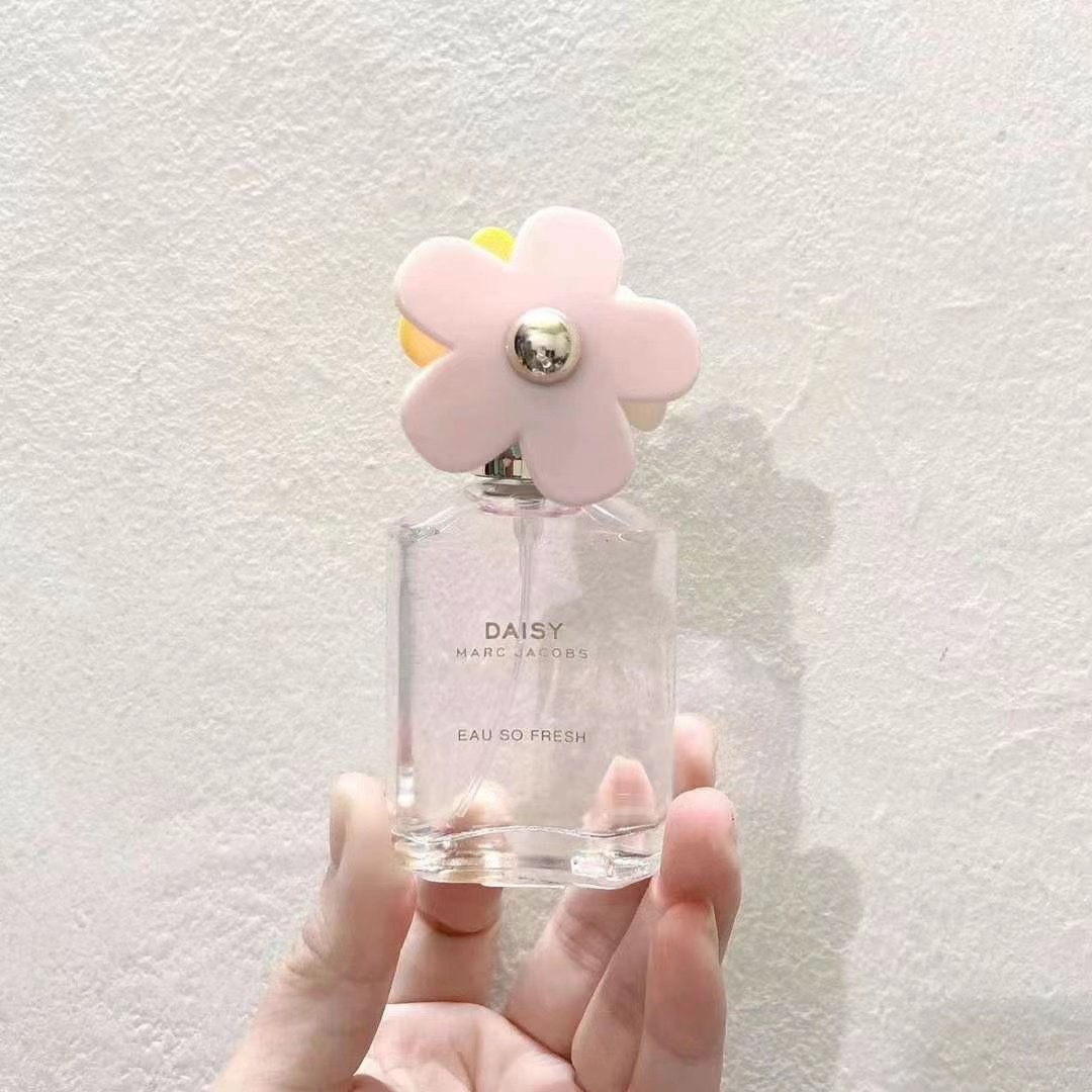Marc Jacobs Daisy Miniature Perfume Set - Daisy, Daisy Dream & Daisy Eau So Fresh 5 i1648903816 6026 3