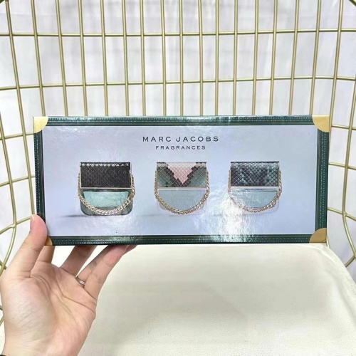 Marc Jacobs Daisy Handbag Perfume Set - 3 x 25ml - A Perfect Gift 1 Marc Jacobs Daisy Handbag Perfume Set - 3 x 25ml - A Perfect Gift