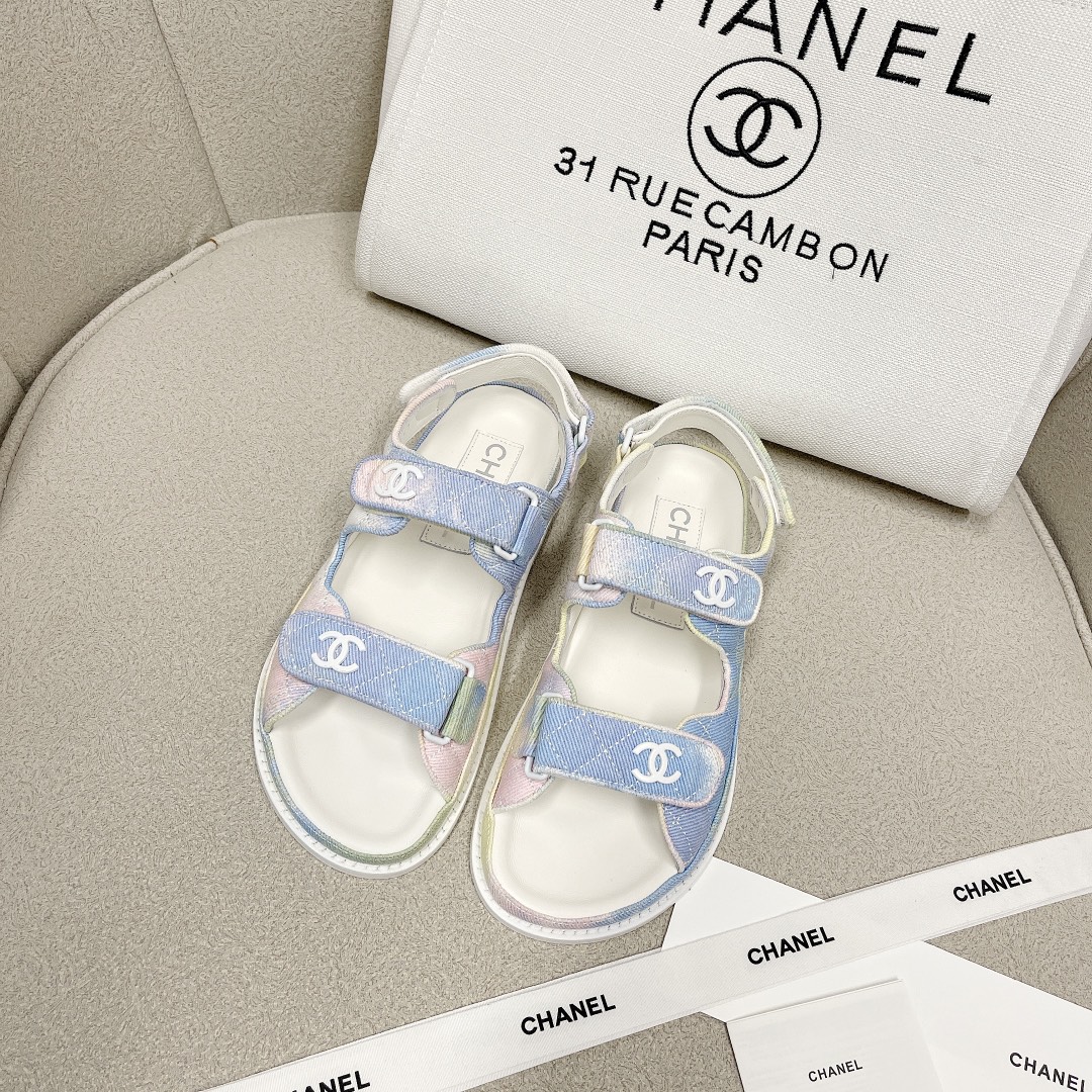 CHANEL 샌들 소가죽 발이 하얘 보이는 우아한 스타일