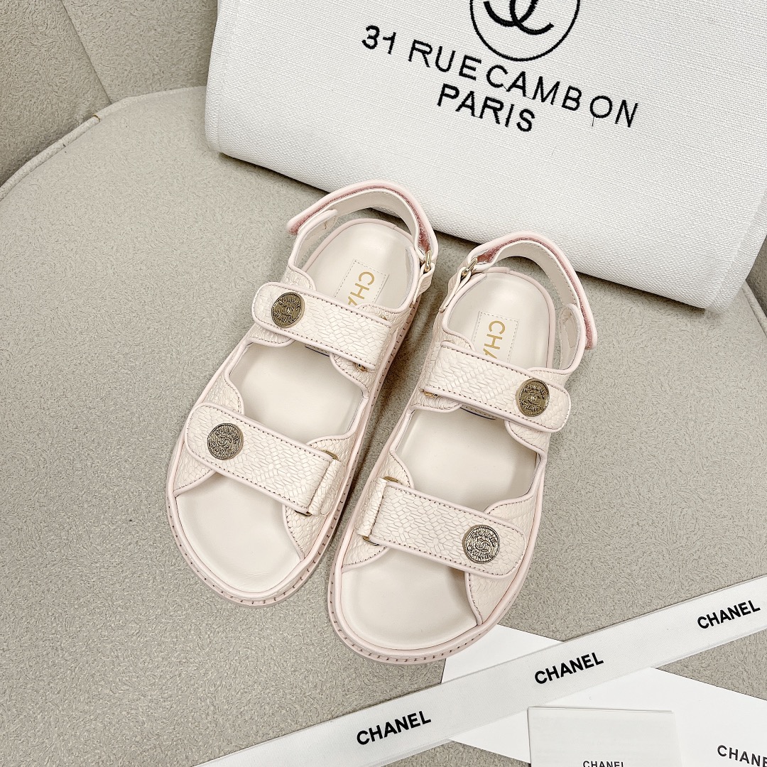 CHANEL 샌들 소가죽 발이 하얘 보이는 우아한 스타일