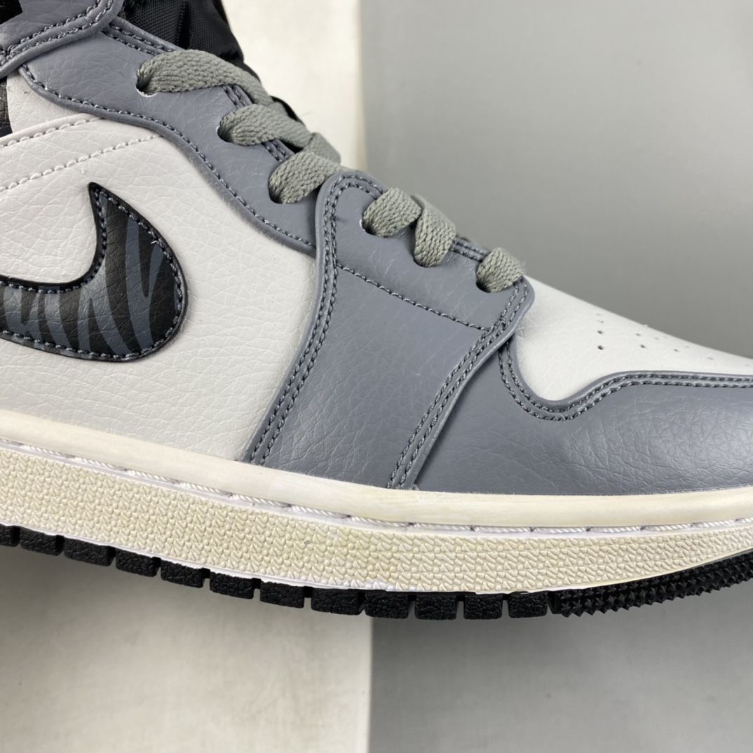 P240  Air Jordan 1 Mid AJ1 乔1 中帮百搭休闲运动板鞋 554724-170