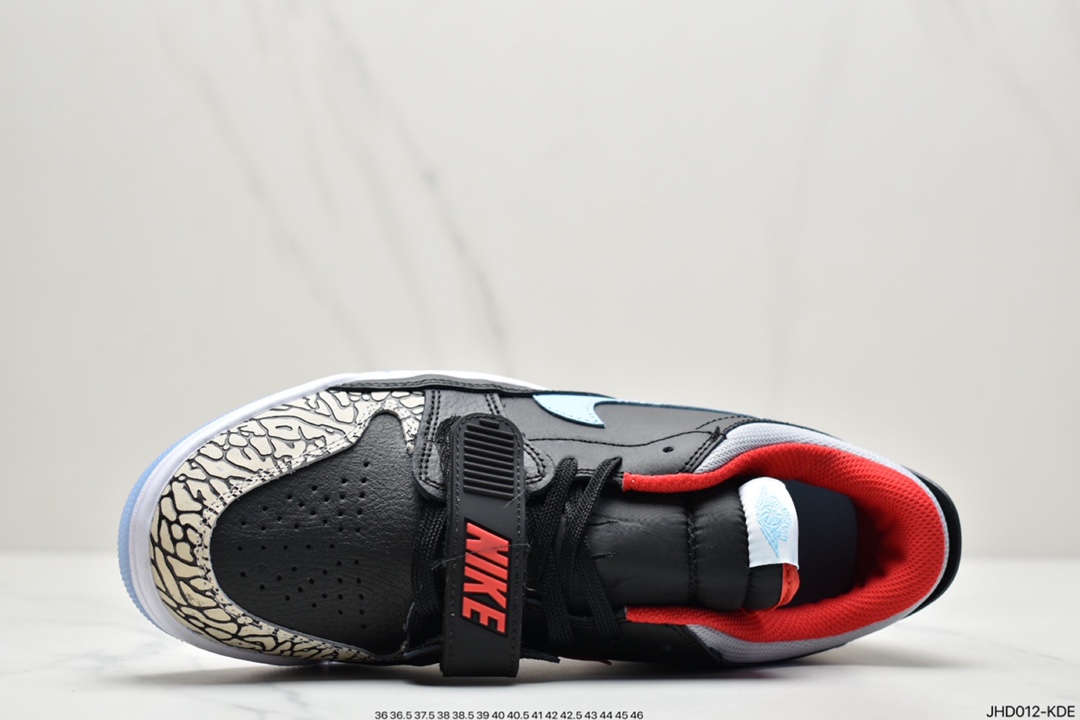 190 Air Jordan 3、Air Jordan 1 和 Air Trainer 2 CD7069-116