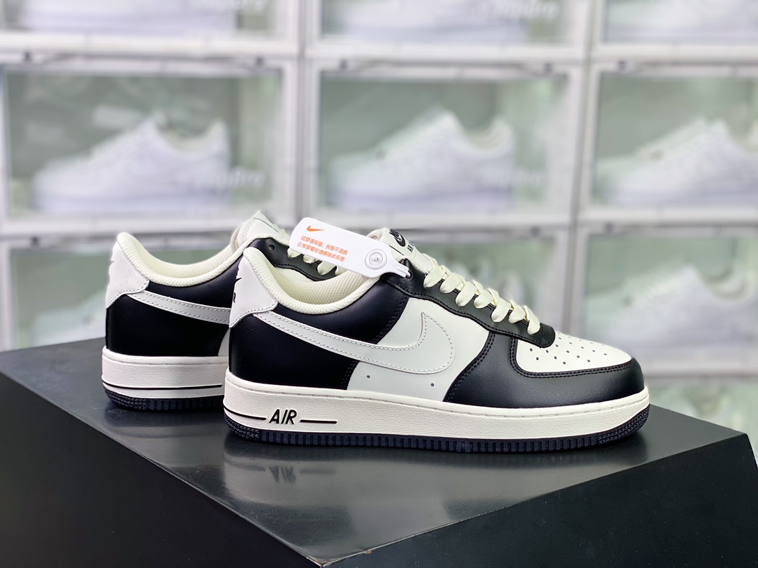 H0 男女鞋真标带半码采用硬质粒面牛剖皮革鞋面材质内置全掌air sole气垫自由自造，By You专属定制个性鞋款,耐克Nike By You Air Force 1’07 Low Retro SP空军一号低帮经典百搭休闲运动板鞋“皮革黑奶白熊猫”FG5969- F5 6