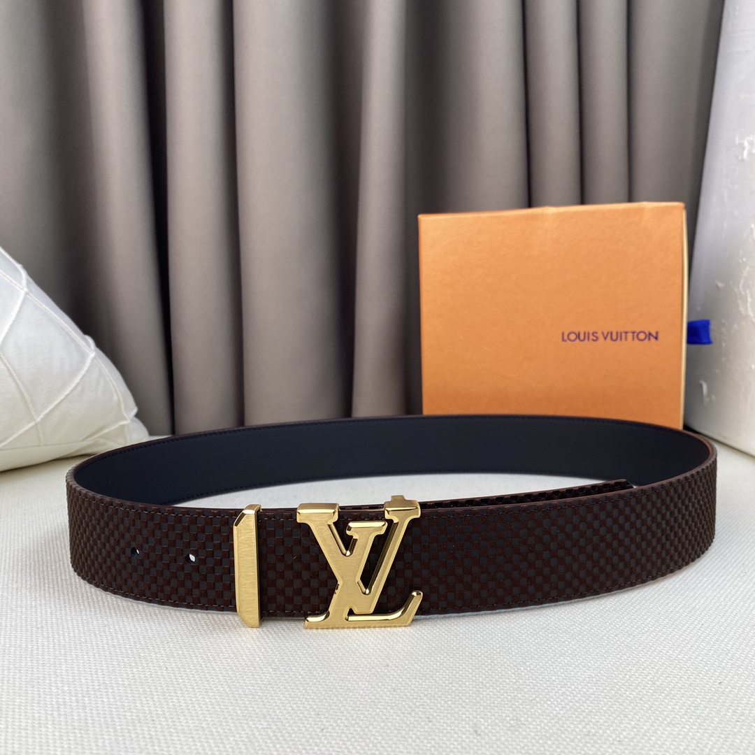 I0 . 驴牌L.V. 该款采用意大利头层腰带.宽度38MM上身效果巨好时髦中带着随性和酷感.不锈钢材质不易