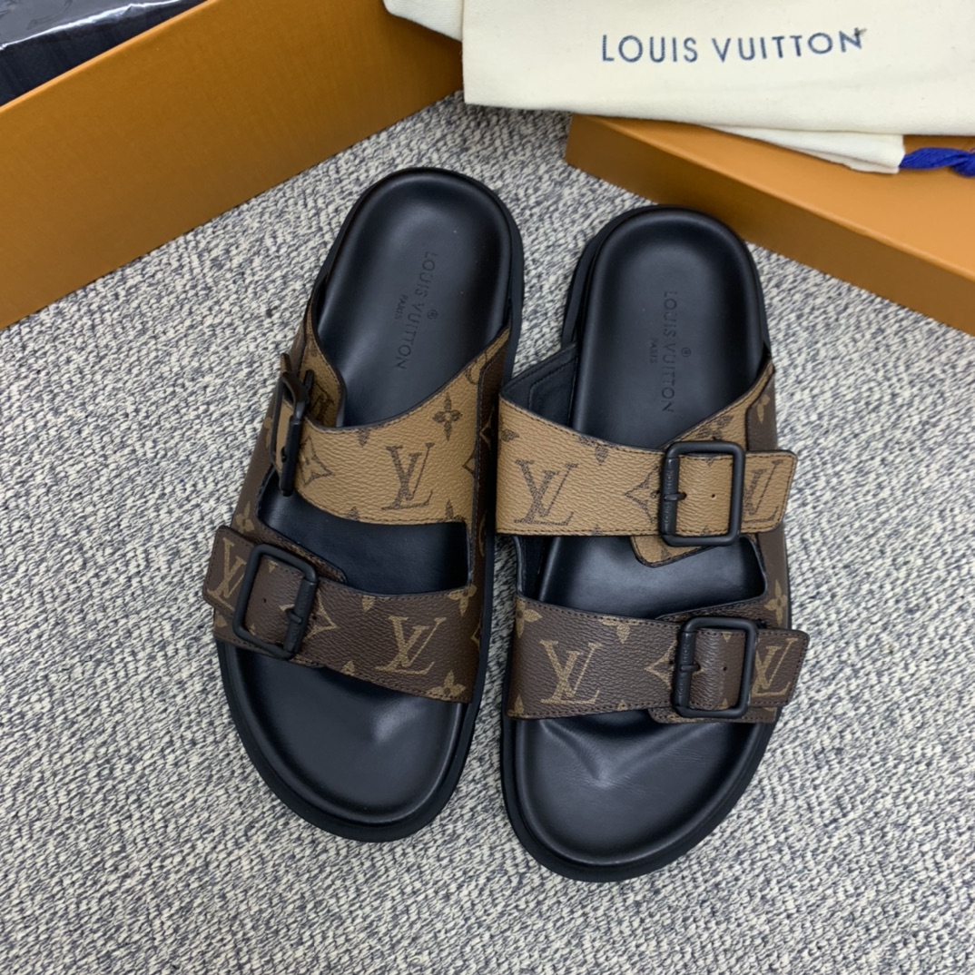 LV/路易威登   侧边缀以Monogram花卉图案经典的老花PVC男士凉鞋
