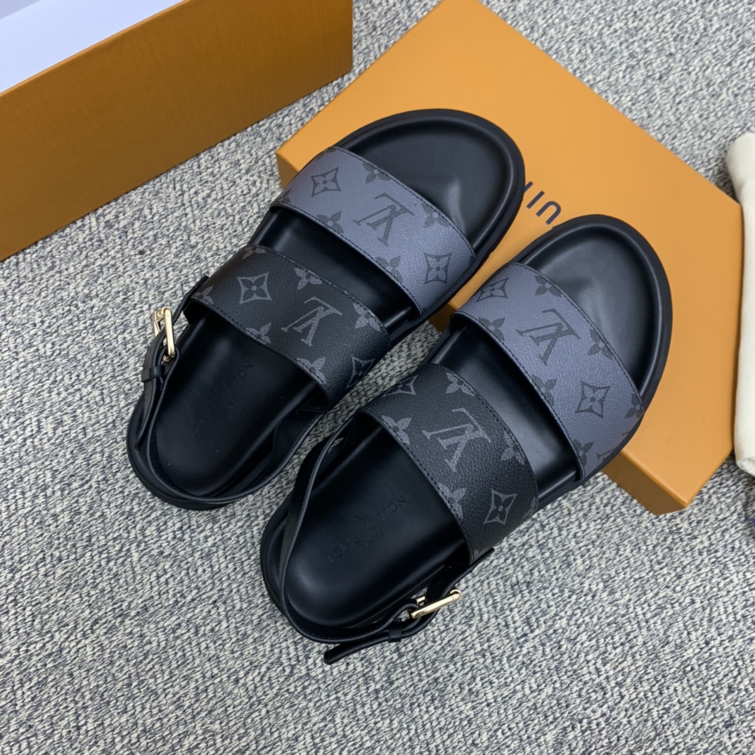 LV/路易威登   侧边缀以Monogram花卉图案经典的黑灰色PVC男士凉鞋