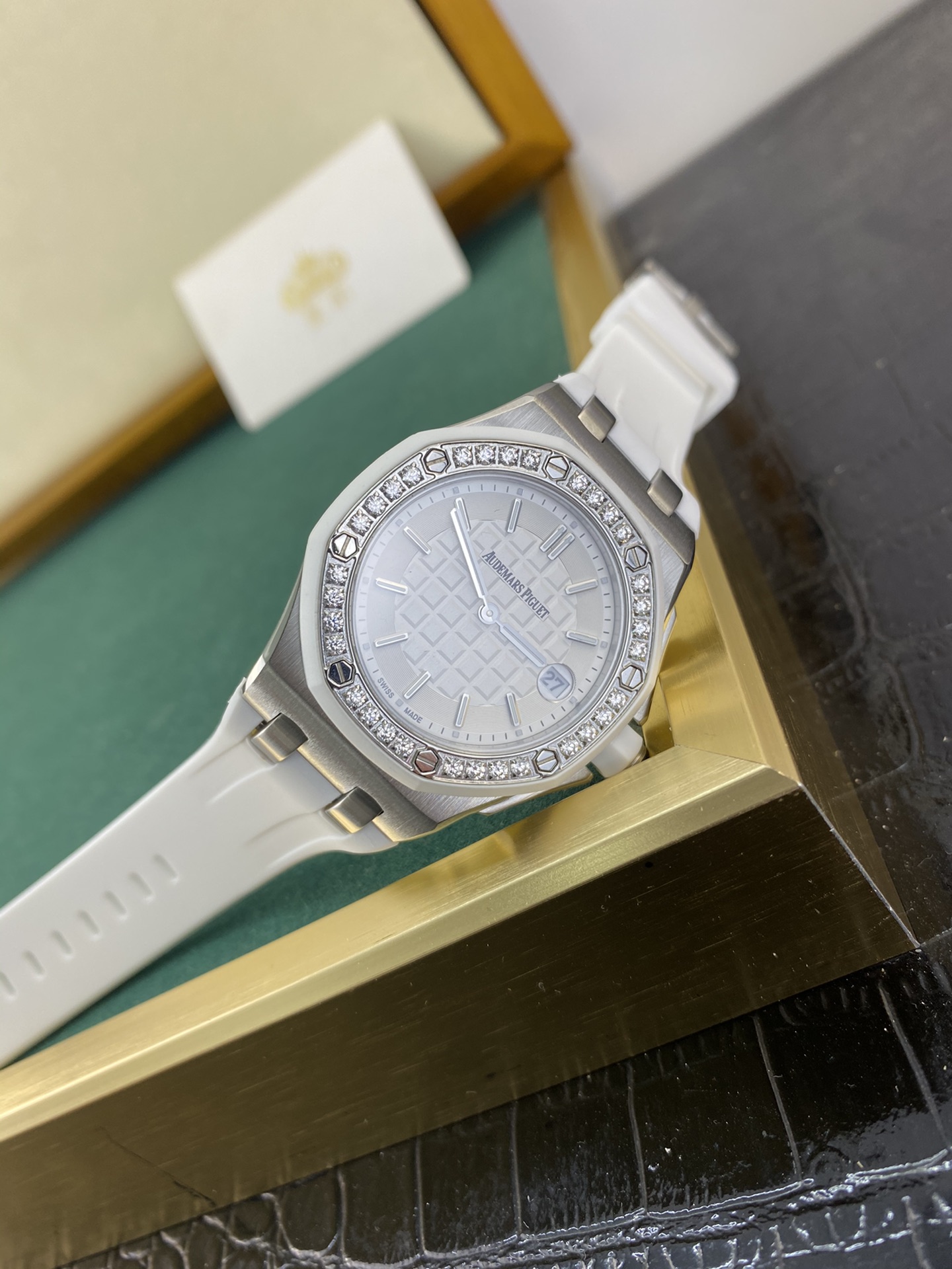 Audemars Piguet 皇家 爱彼皇家橡树系列镶钻白皇橡