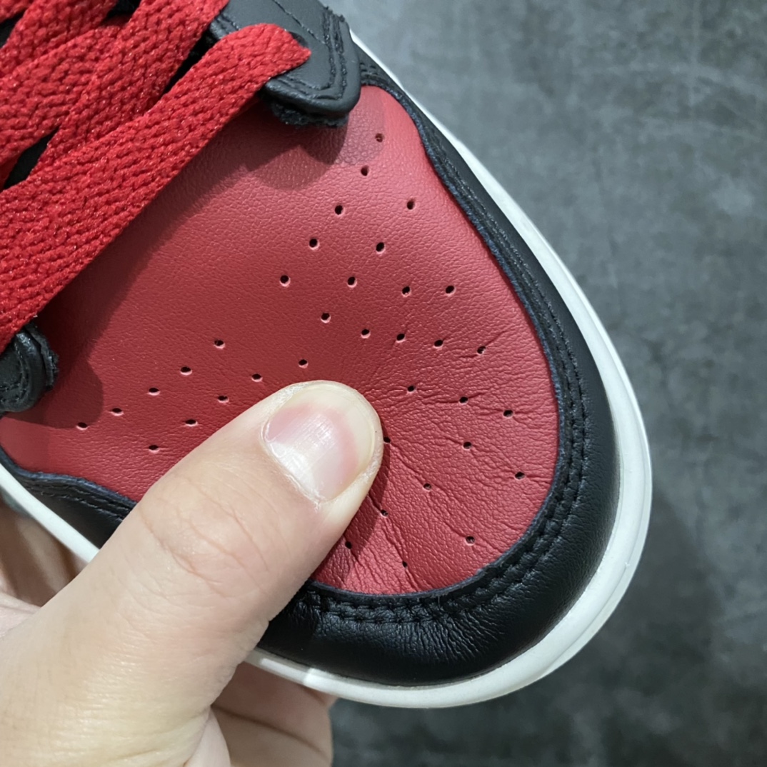图片[9]-Air Jordan 1 LV8D Elevated \”Bred\” 货号：DQ1823-006 整体配色以经典的黑红为主调 鞋垫使用软木塞设计 特别之处在于中底经过了加厚处理 带来显著的增高效果 该款在设计上刻意省略许多记忆中的标志性图案 包括鞋舌上的标签、鞋跟的 Logo 等 隐约透露出鞋款的价值不需依靠品牌光环的反思 尺码：35.5 36 36.5 37.5 38 38.5 39 40 40.5 41 42 42.5 43 44 44.5 45 收起-选品中心