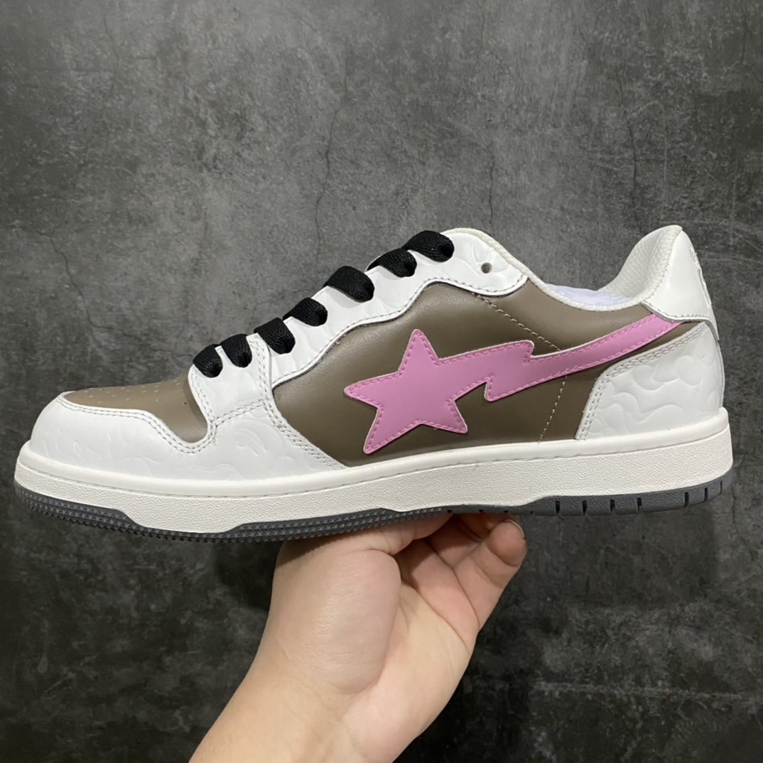 图片[2]-BAPE Sk8 Sta Low SK8系列低帮休闲运动滑板板鞋\”压纹皮革草莓奶昔1I20-191-004” 东莞原装纯原混卖版 男女鞋原版3枚原标 配置抗压3*5印有猿人logo快递外包盒#升级原楦原纸版开发版型 采用进口固色无色差翻毛麂皮革组合头层皮革叠层鞋面材质 鞋垫嵌入Ortholite(欧索莱)缓震材质/附带送一副高密度迷彩替换鞋垫 外置原数据开发耐磨橡胶大底❗️ 尺码： 36-44-选品中心