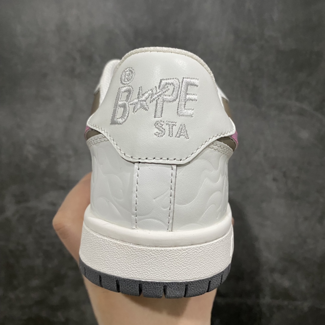 图片[4]-BAPE Sk8 Sta Low SK8系列低帮休闲运动滑板板鞋\”压纹皮革草莓奶昔1I20-191-004” 东莞原装纯原混卖版 男女鞋原版3枚原标 配置抗压3*5印有猿人logo快递外包盒#升级原楦原纸版开发版型 采用进口固色无色差翻毛麂皮革组合头层皮革叠层鞋面材质 鞋垫嵌入Ortholite(欧索莱)缓震材质/附带送一副高密度迷彩替换鞋垫 外置原数据开发耐磨橡胶大底❗️ 尺码： 36-44-选品中心