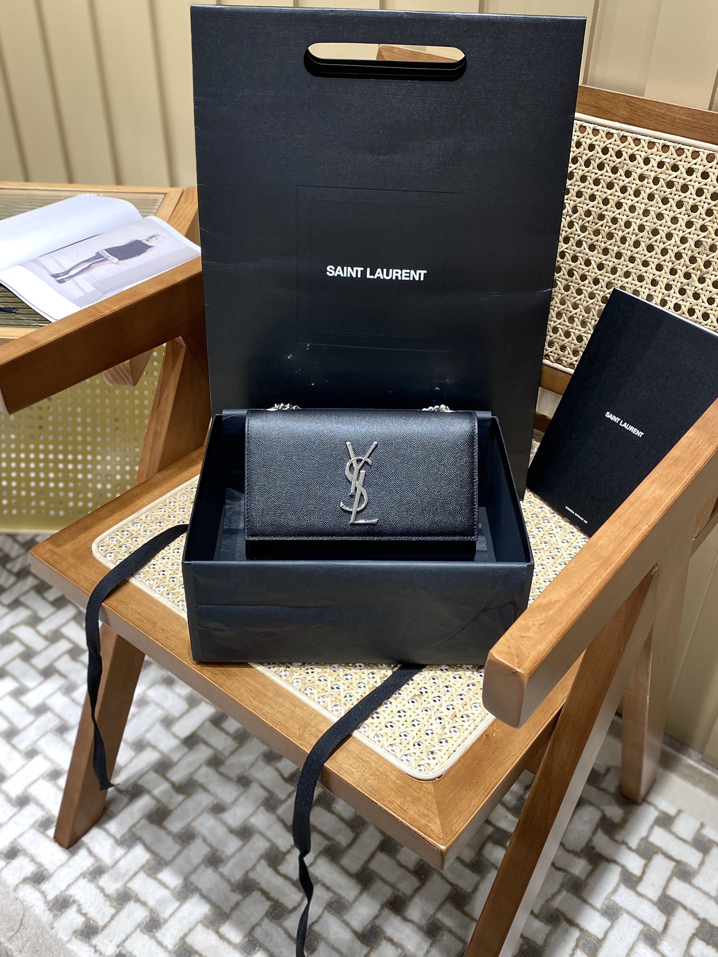 Saint laurent Ysl 𝙆𝙖𝙩𝙚 20𝙘𝙢 链条包 469390黑色球纹银扣