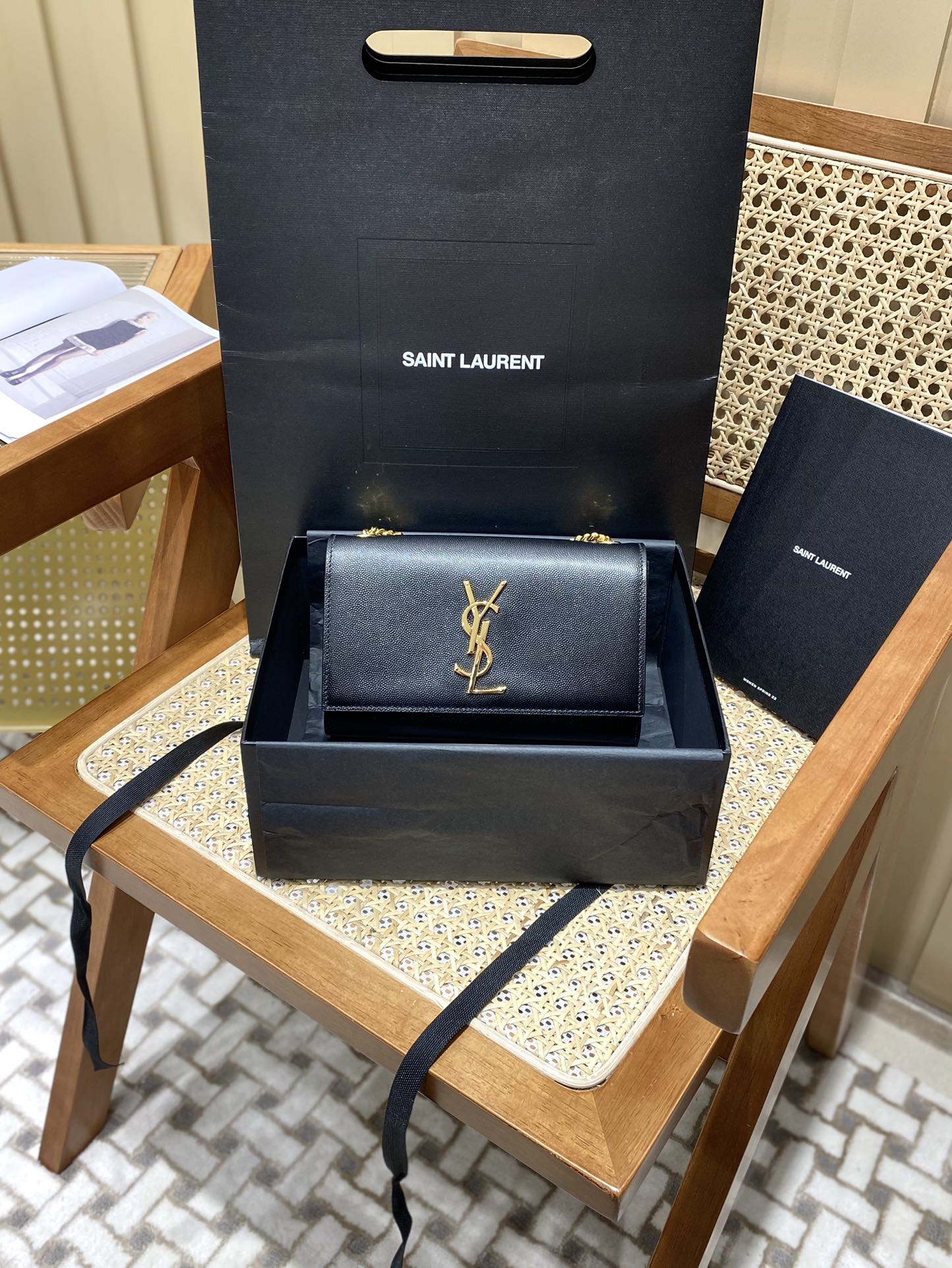 Saint laurent Ysl 𝙆𝙖𝙩𝙚 20𝙘𝙢 链条包 469390黑色球纹金扣