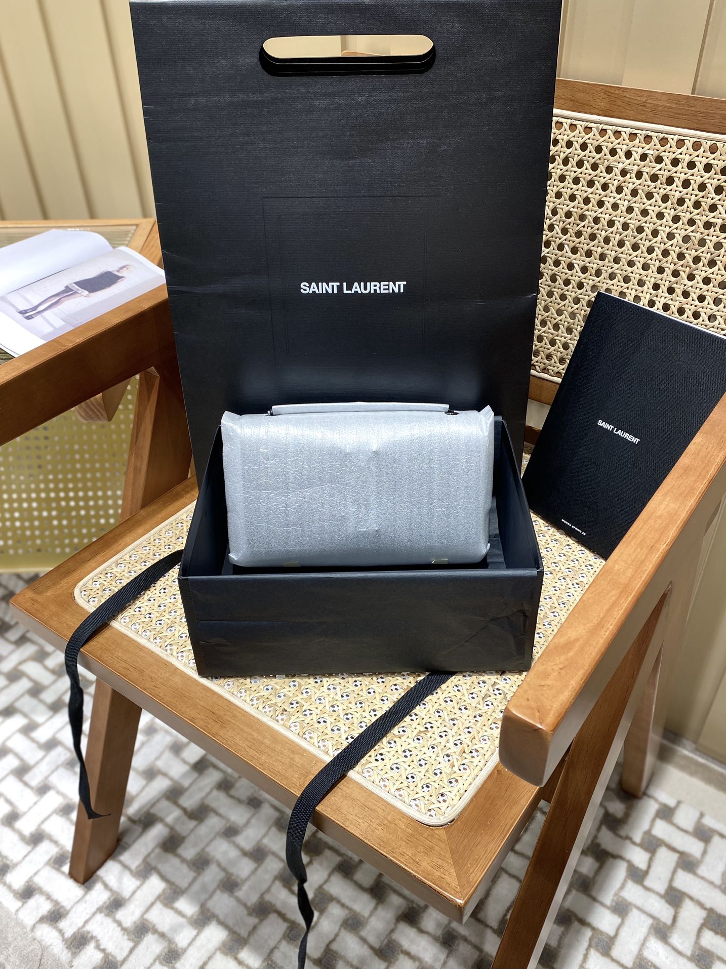 Saint laurent Ysl 𝙆𝙖𝙩𝙚 20𝙘𝙢 链条包 469390黑色球纹黑扣