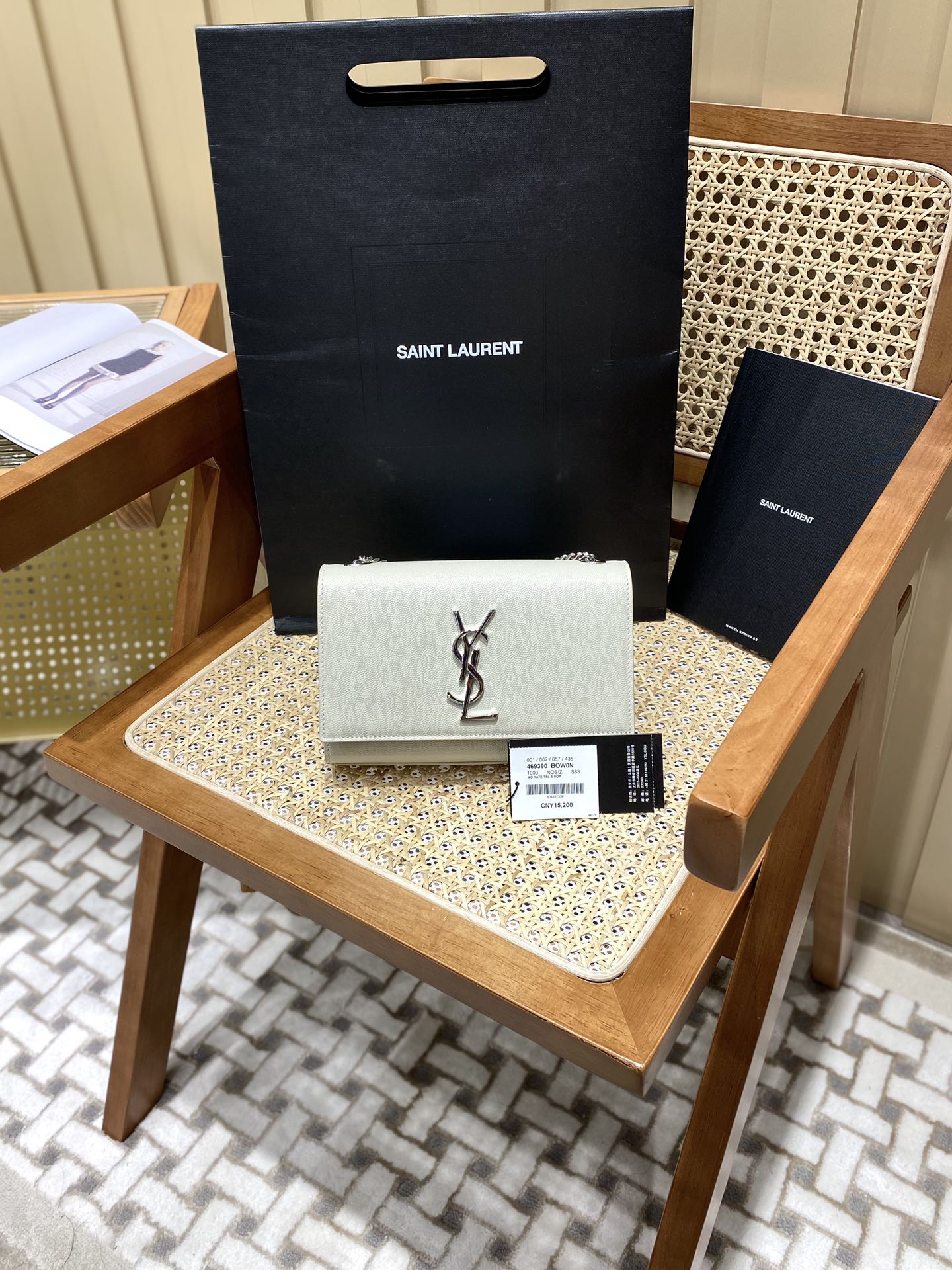 Saint laurent Ysl 𝙆𝙖𝙩𝙚 20𝙘𝙢 链条包 469390白色球纹银扣