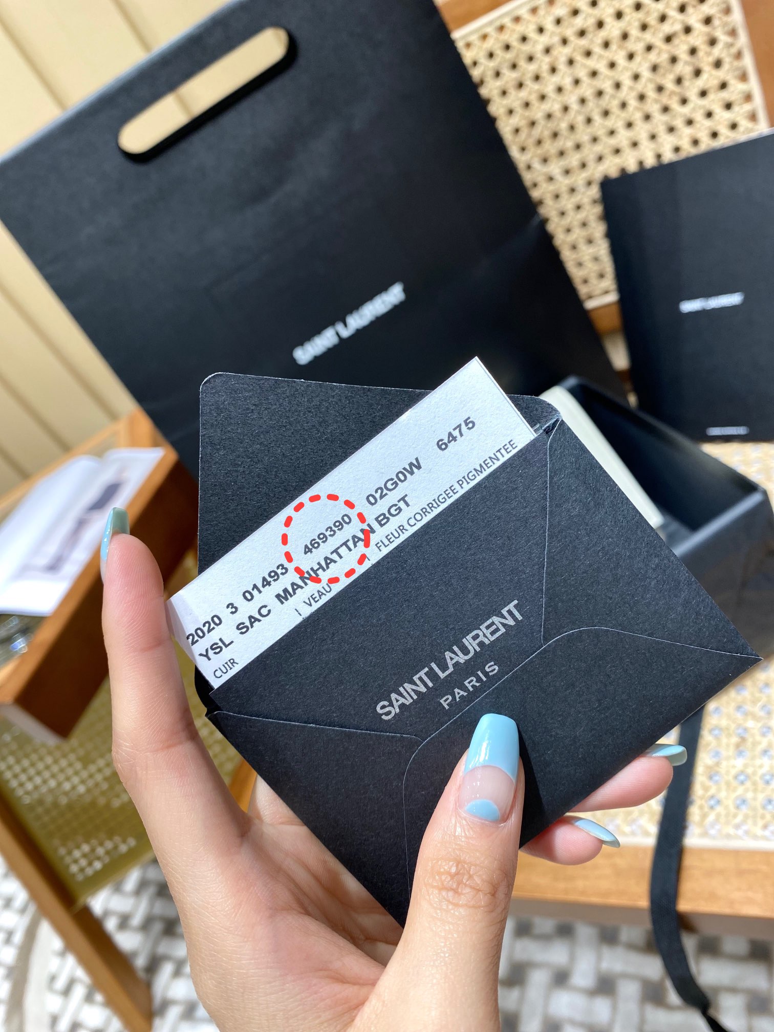 Saint laurent Ysl 𝙆𝙖𝙩𝙚 20𝙘𝙢 链条包 469390白色球纹金扣