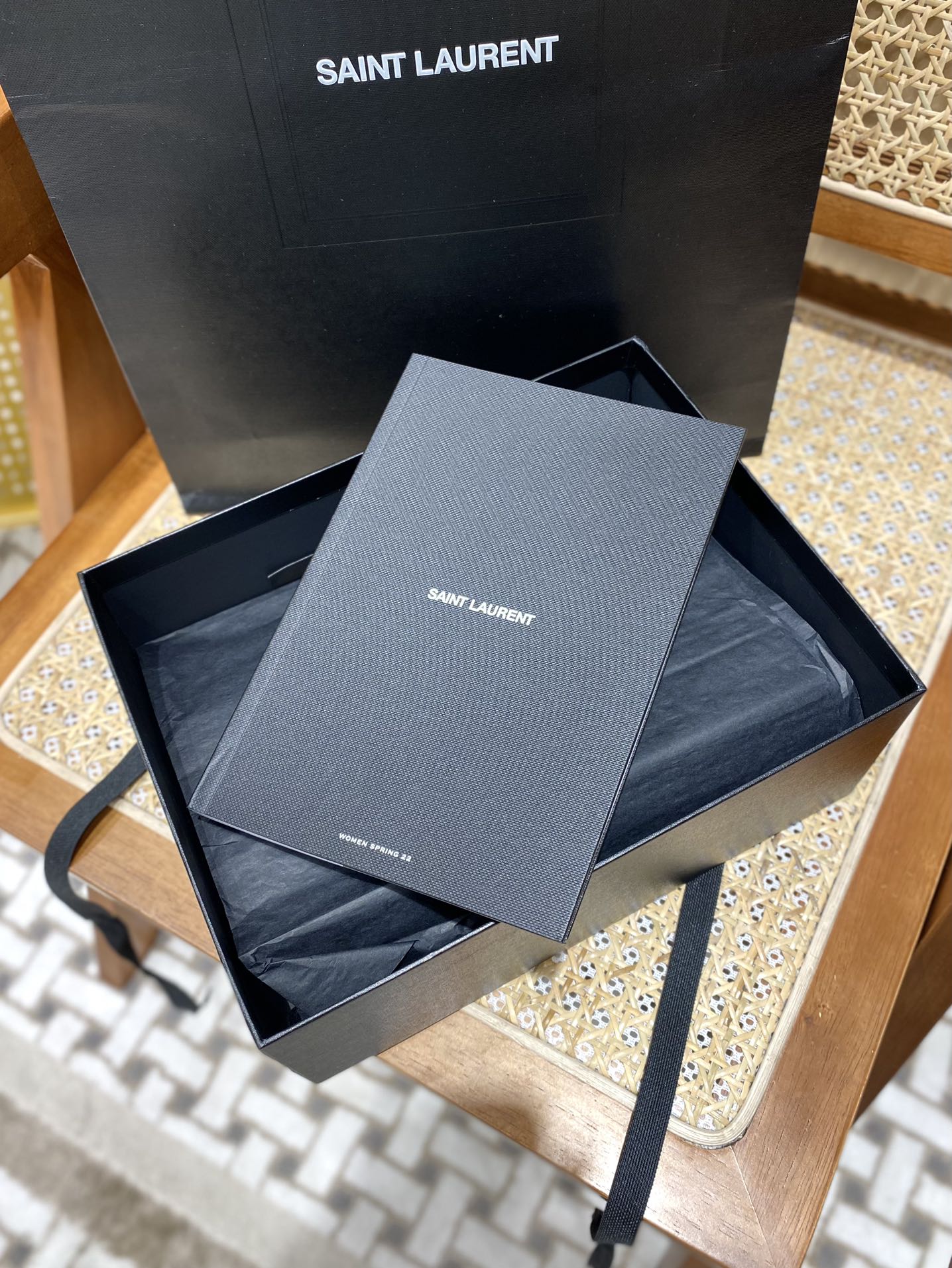 Saint laurent Ysl 𝙆𝙖𝙩𝙚 20𝙘𝙢 链条包 469390白色球纹金扣