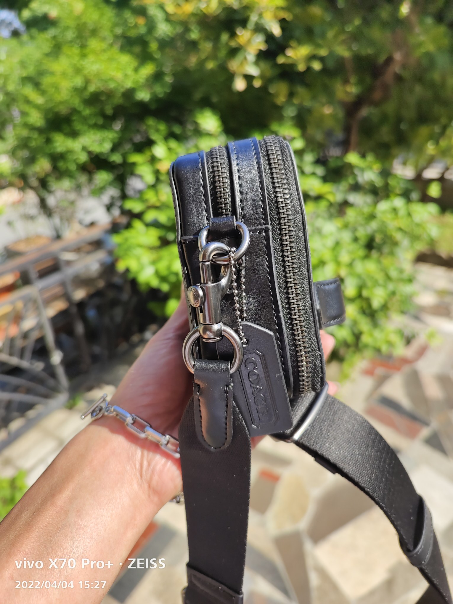 Coach coach2610 蔻驰新款男士极简随身相机包 Charter 可以单肩斜挎 也可以手拿 尺寸： 19*13*4.5