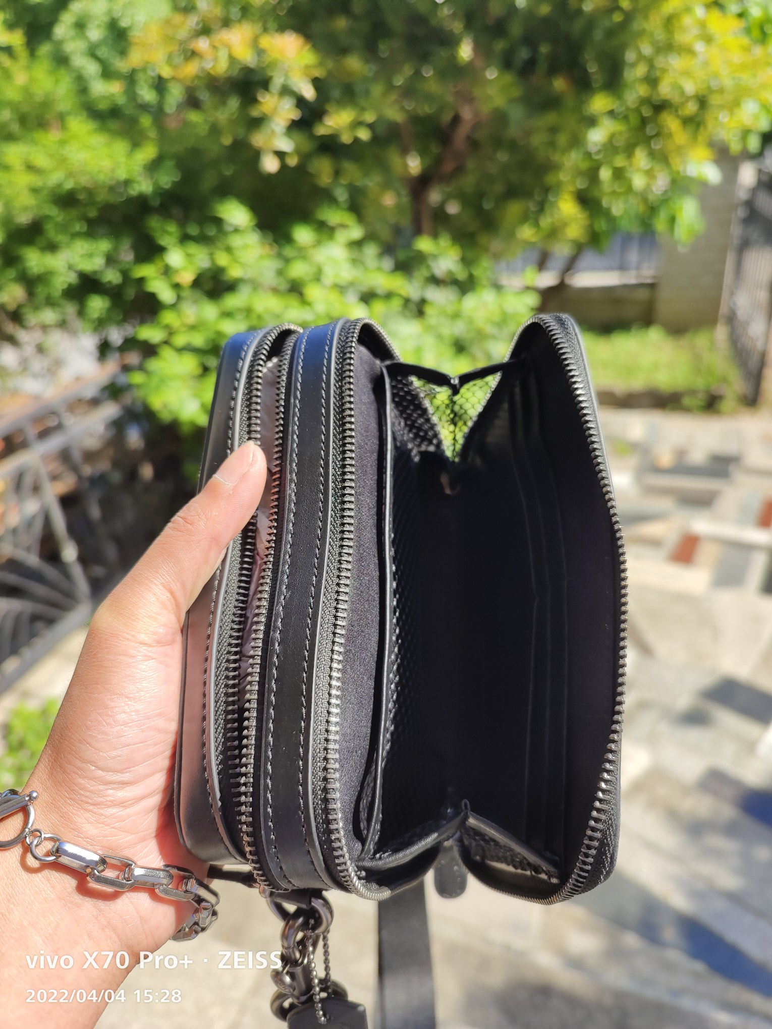 Coach coach2610 蔻驰新款男士极简随身相机包 Charter 可以单肩斜挎 也可以手拿 尺寸： 19*13*4.5