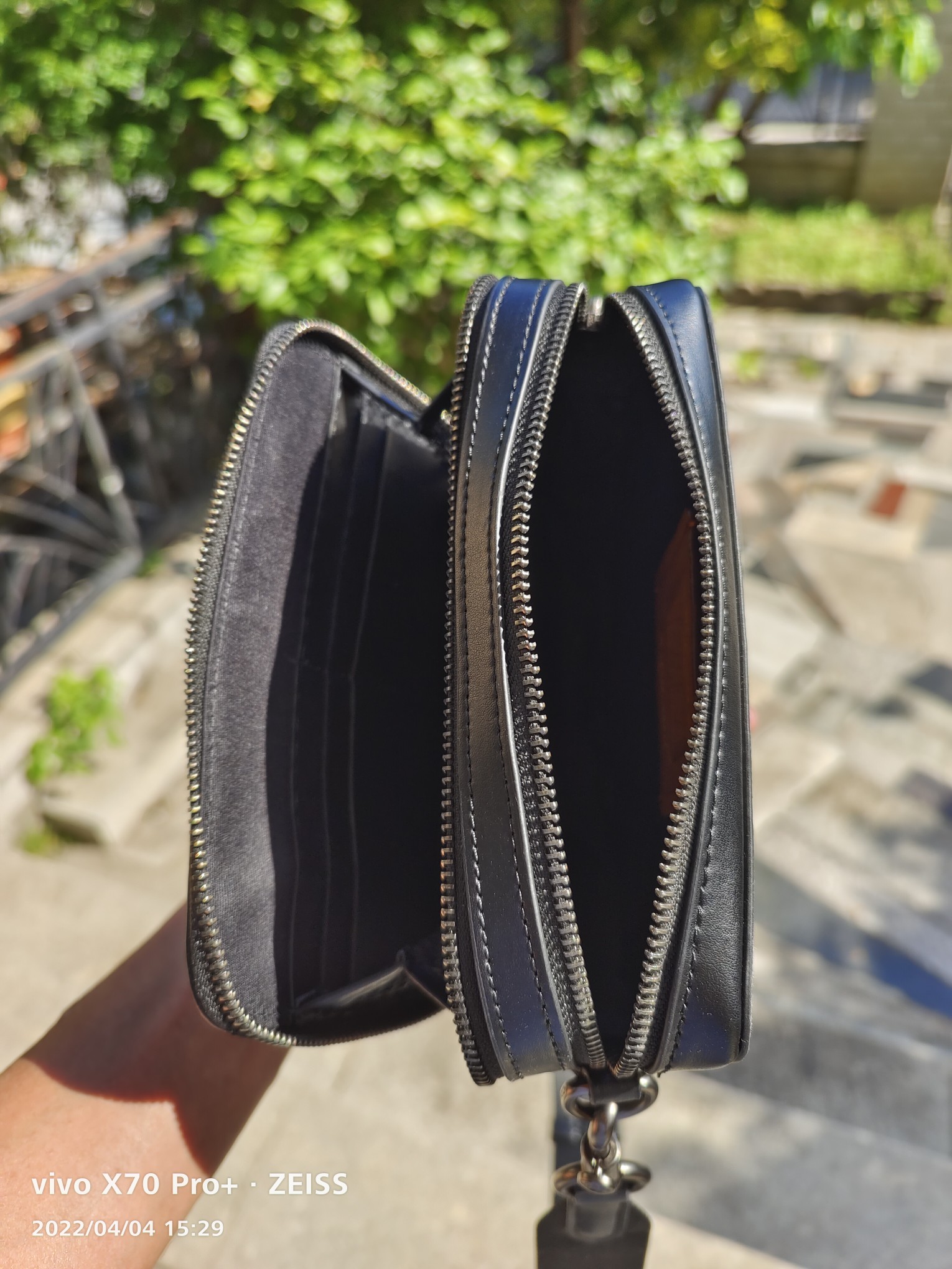 Coach coach2610 蔻驰新款男士极简随身相机包 Charter 可以单肩斜挎 也可以手拿 尺寸： 19*13*4.5