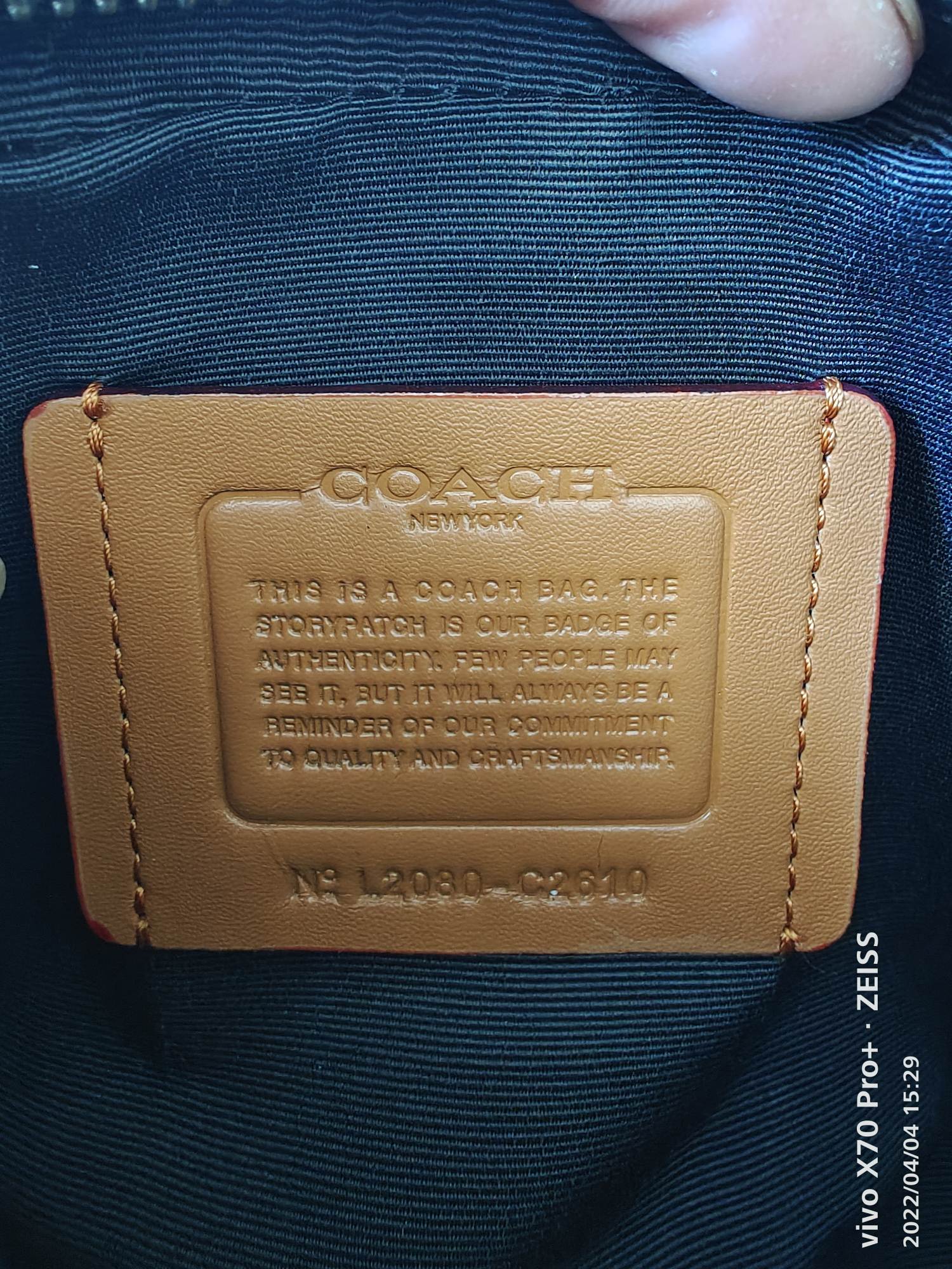 Coach coach2610 蔻驰新款男士极简随身相机包 Charter 可以单肩斜挎 也可以手拿 尺寸： 19*13*4.5