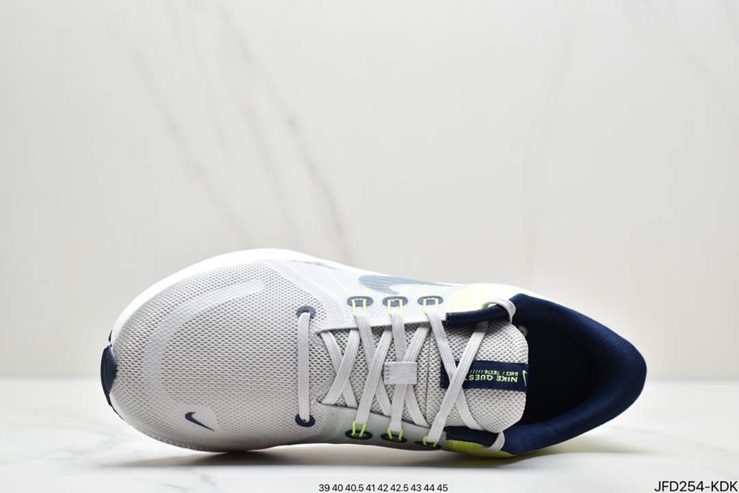 170 Nike Air Zoom Winflo 4 灰白该鞋款采用改良版网眼布和增加泡棉设计DA1105-007