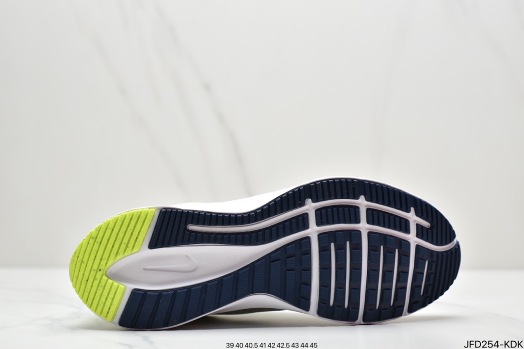 170 Nike Air Zoom Winflo 4 灰白该鞋款采用改良版网眼布和增加泡棉设计DA1105-007