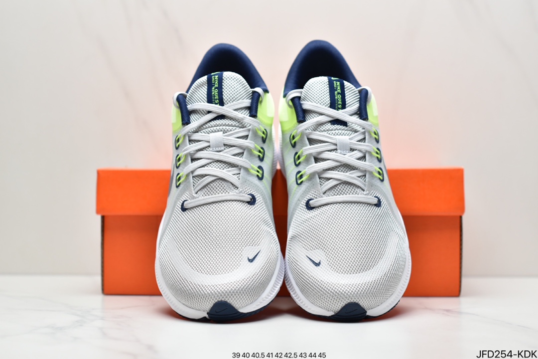 170 Nike Air Zoom Winflo 4 灰白该鞋款采用改良版网眼布和增加泡棉设计DA1105-007