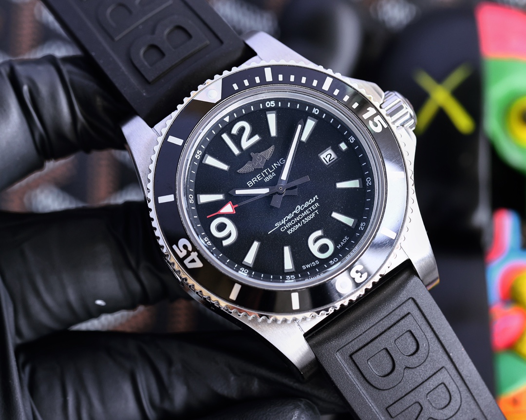 🎩百年灵 Breitling 复仇者系列 全自动机械  43*13mm  拱桥强化玻璃 泰国橡树胶带/军用帆布表带 原装针扣 复仇者黑鸟侦察机 承载着改变历史的使命