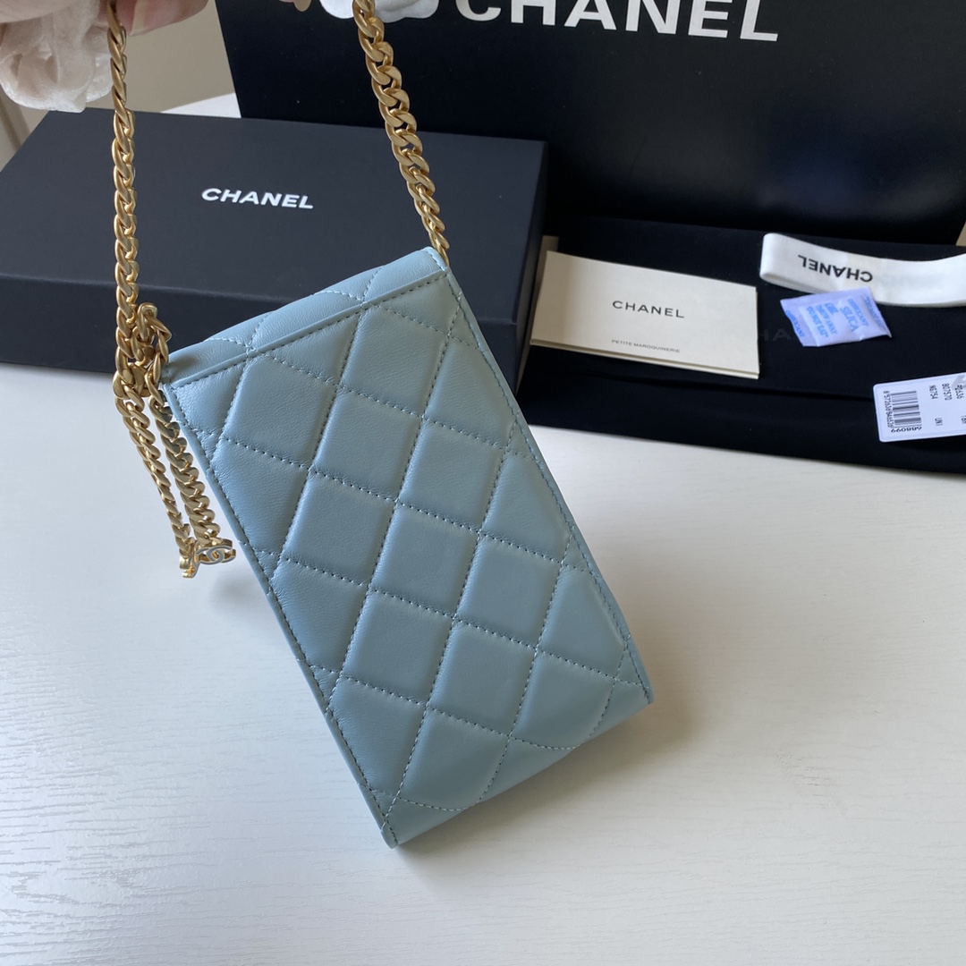 Chanel 2022新款手机包到货 最新五金造型