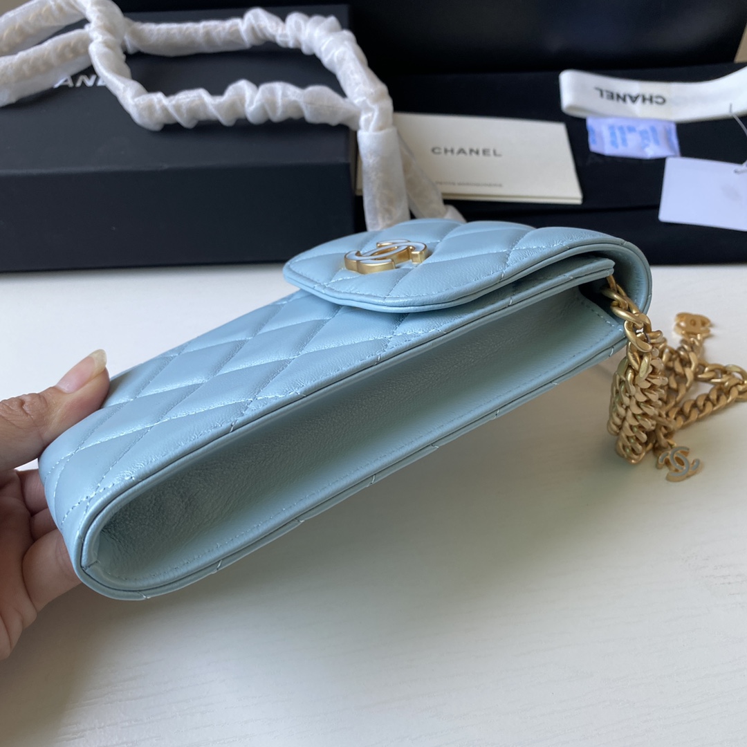 Chanel 2022新款手机包到货 最新五金造型