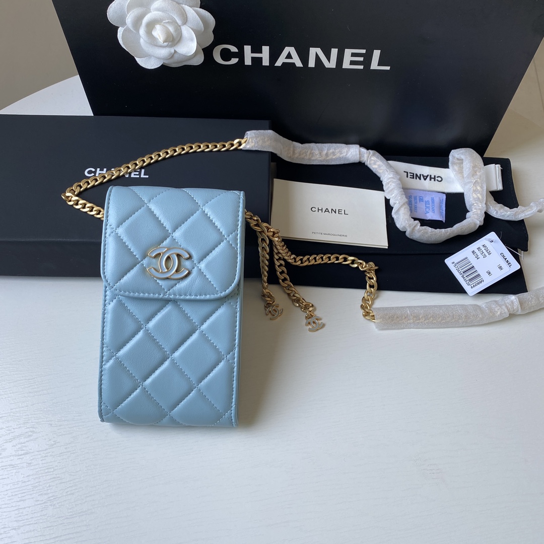 Chanel 2022新款手机包到货 最新五金造型