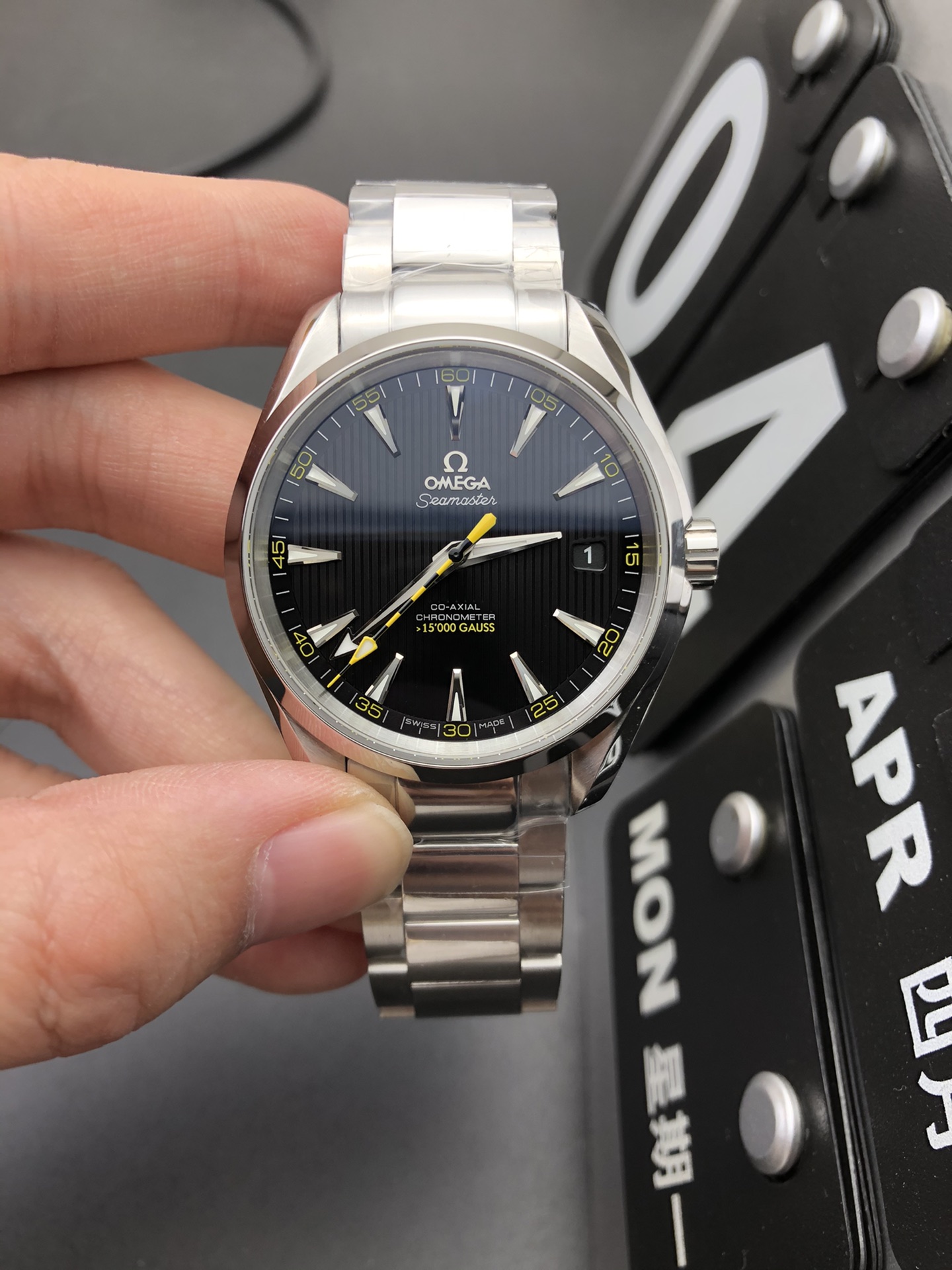 Omega 海马150黄蜂针