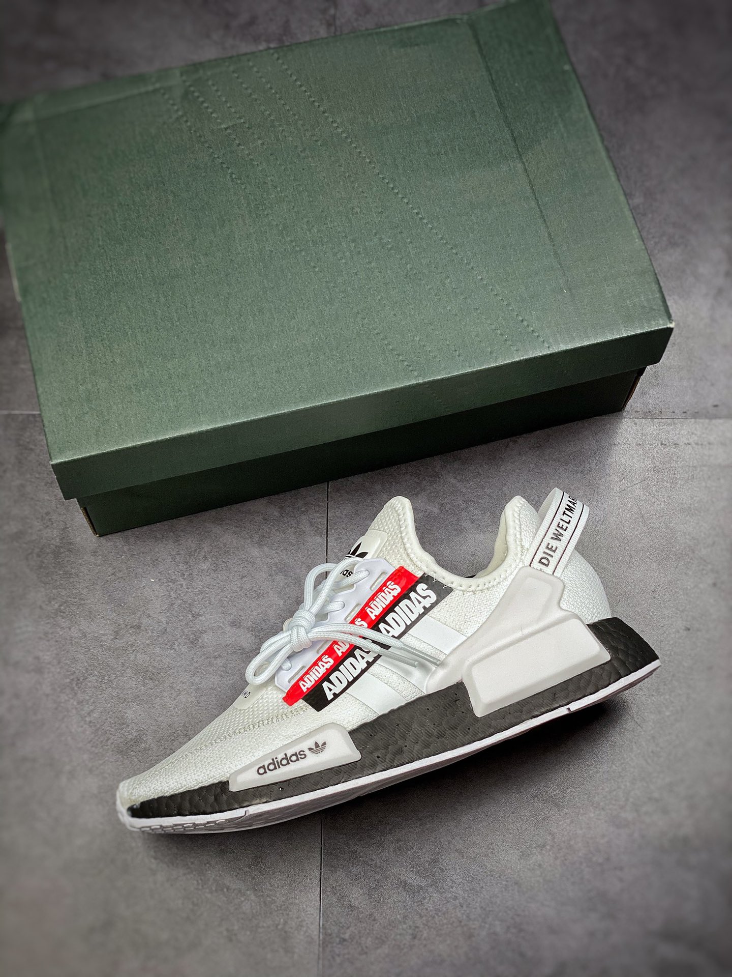 200  Adidas NMD _R1 透气网面 虎扑版本专柜同步上架HO2537
