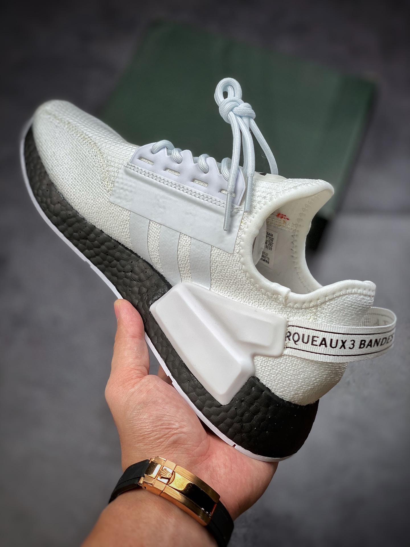 200  Adidas NMD _R1 透气网面 虎扑版本专柜同步上架HO2537
