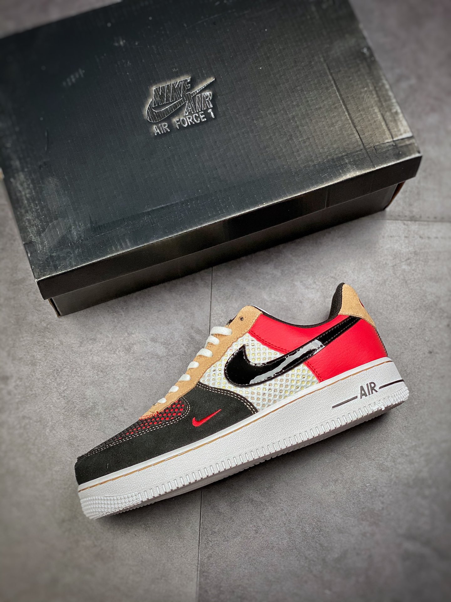 200  Nike Air Force 1 Low 07 黑白红 原楦头原纸板 DO6110-100