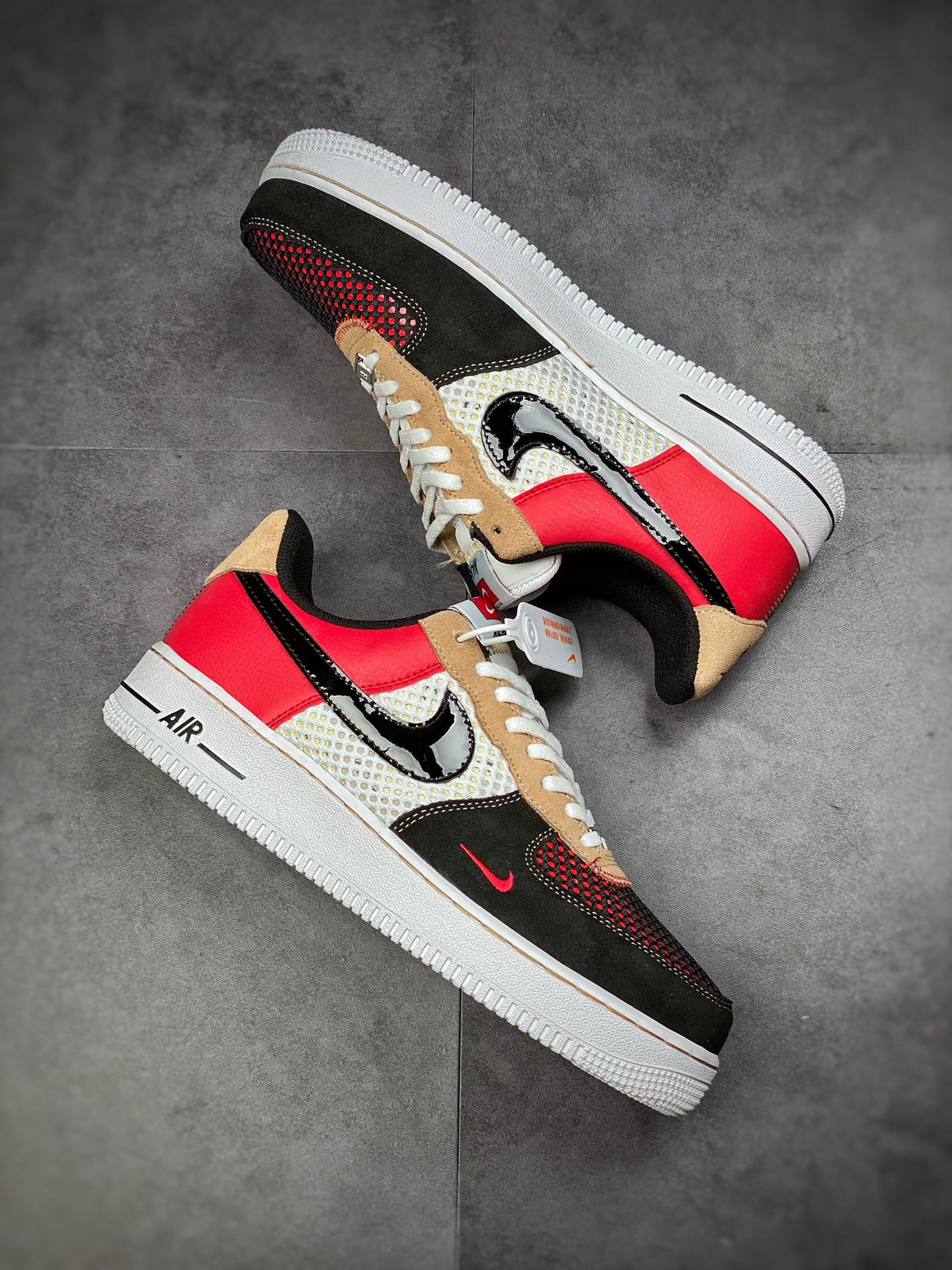 200  Nike Air Force 1 Low 07 黑白红 原楦头原纸板 DO6110-100
