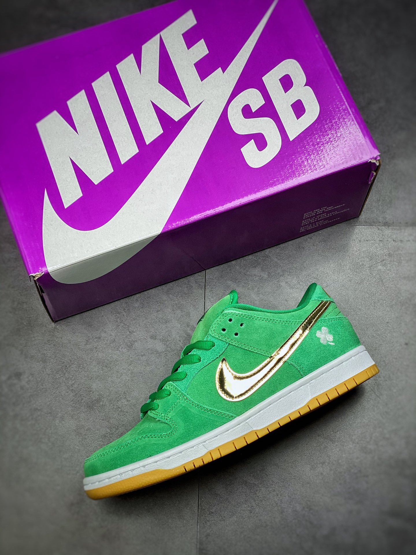 260  Nike SB Dunk Low”St. Patrick’s Day” 圣帕特里克 BQ6817-303