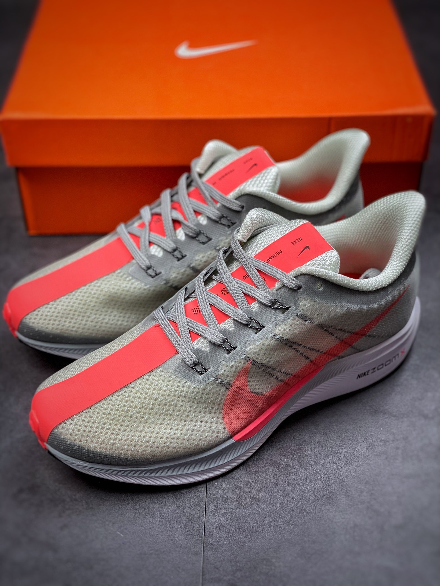 160  Nike Zoom Pegasus 35 Turbo  登月跑鞋