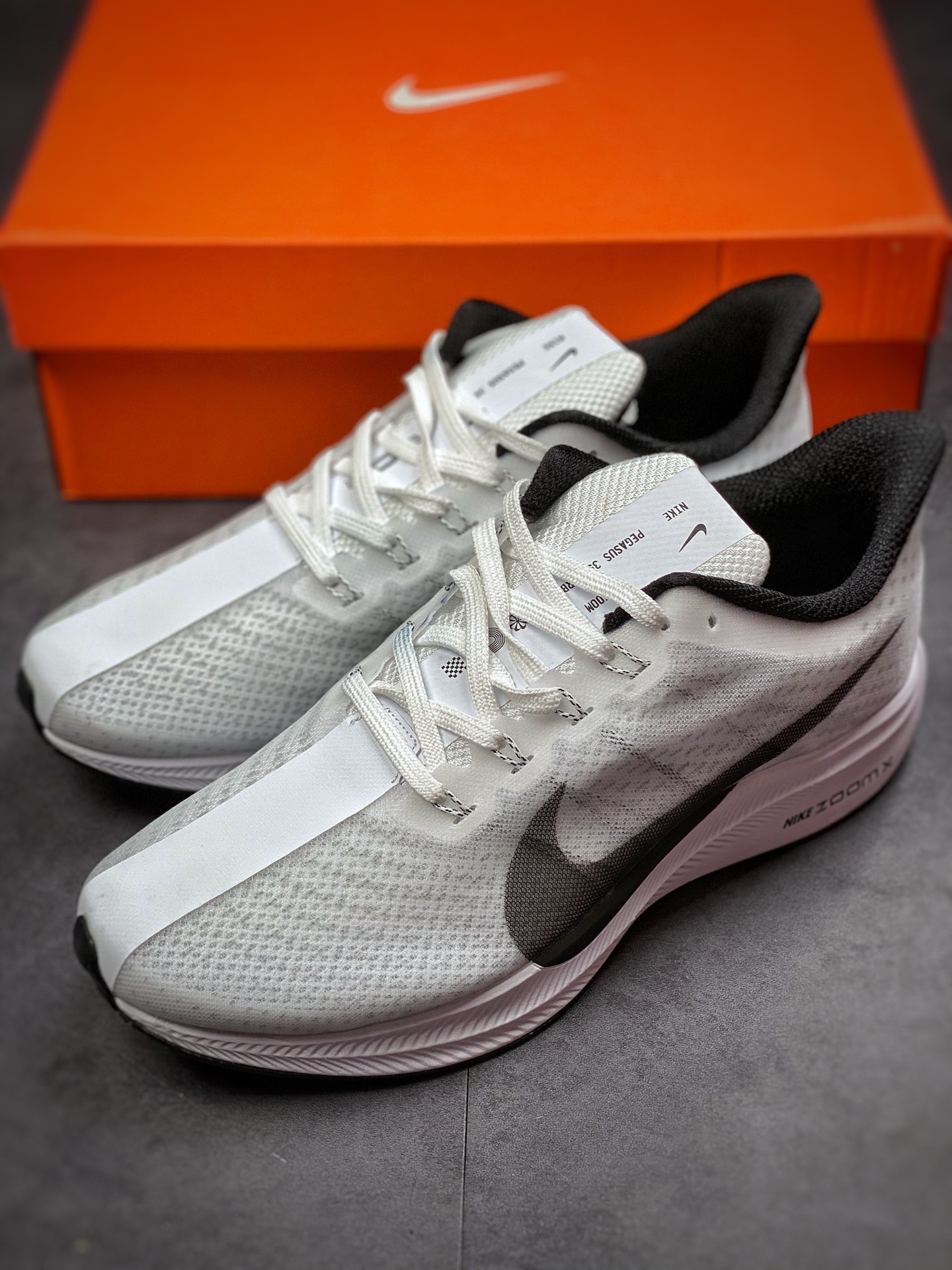 160  Nike Zoom Pegasus 35 Turbo  登月跑鞋