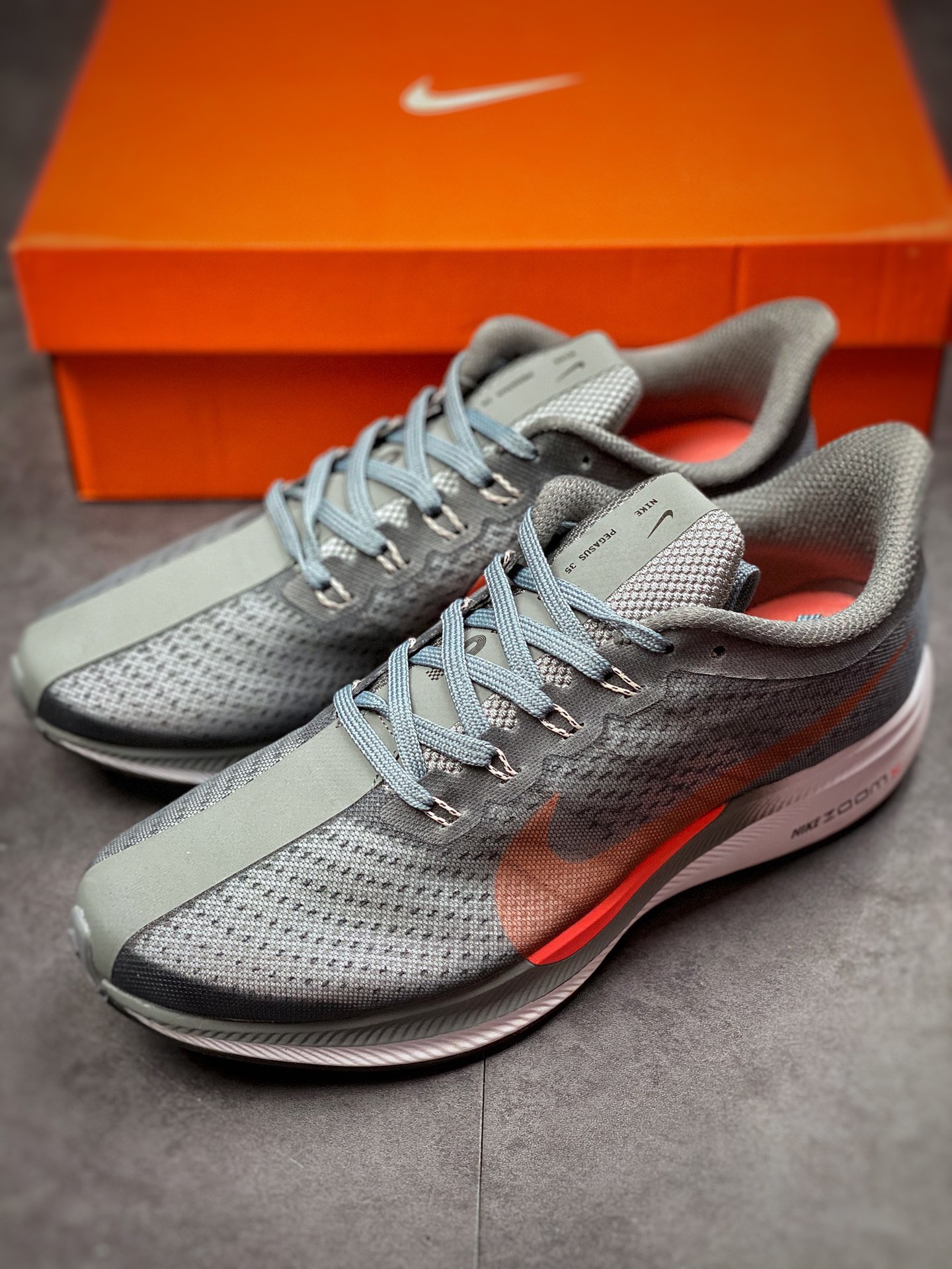 160  Nike Zoom Pegasus 35 Turbo  登月跑鞋