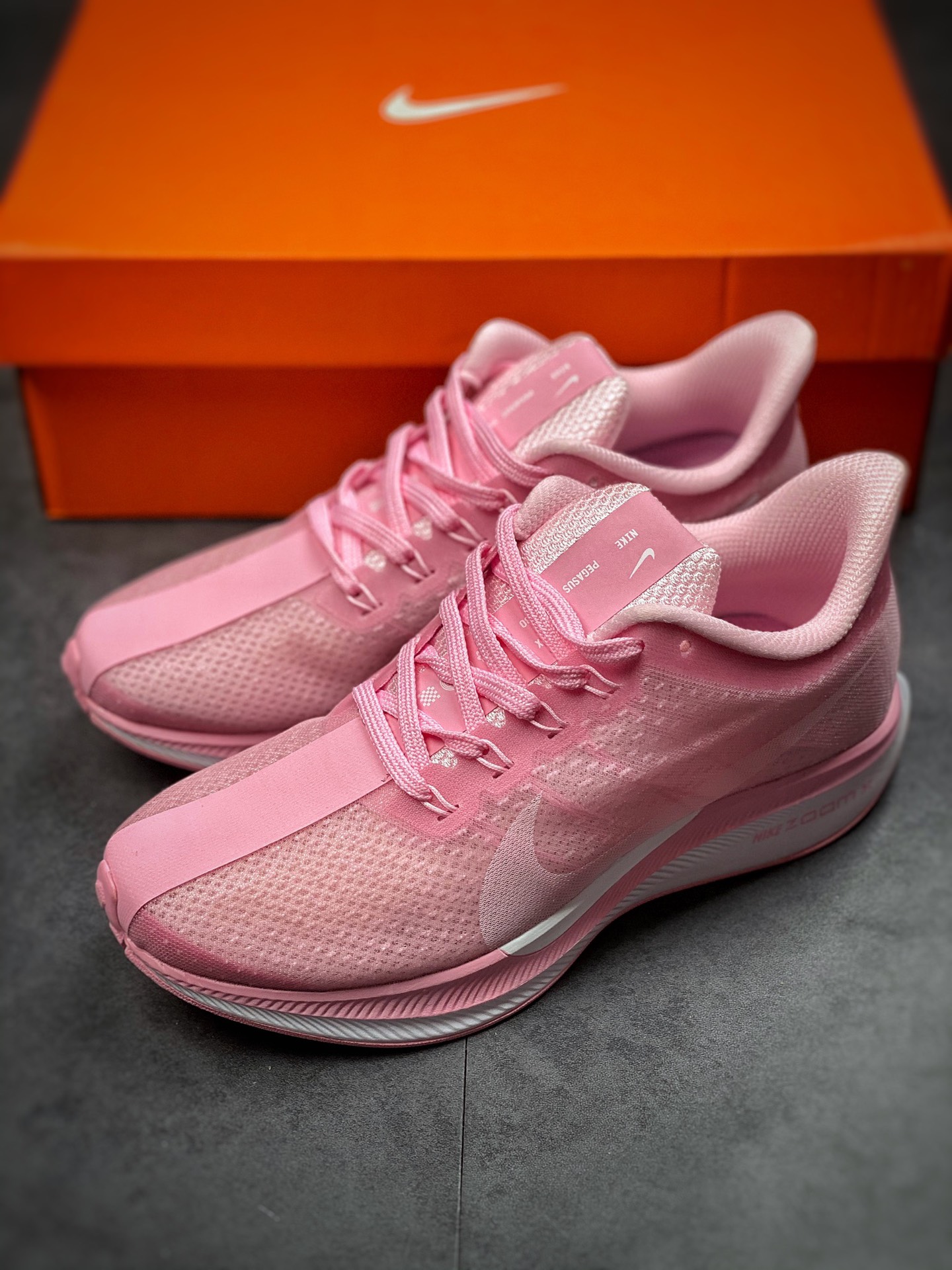 160  Nike Zoom Pegasus 35 Turbo  登月跑鞋