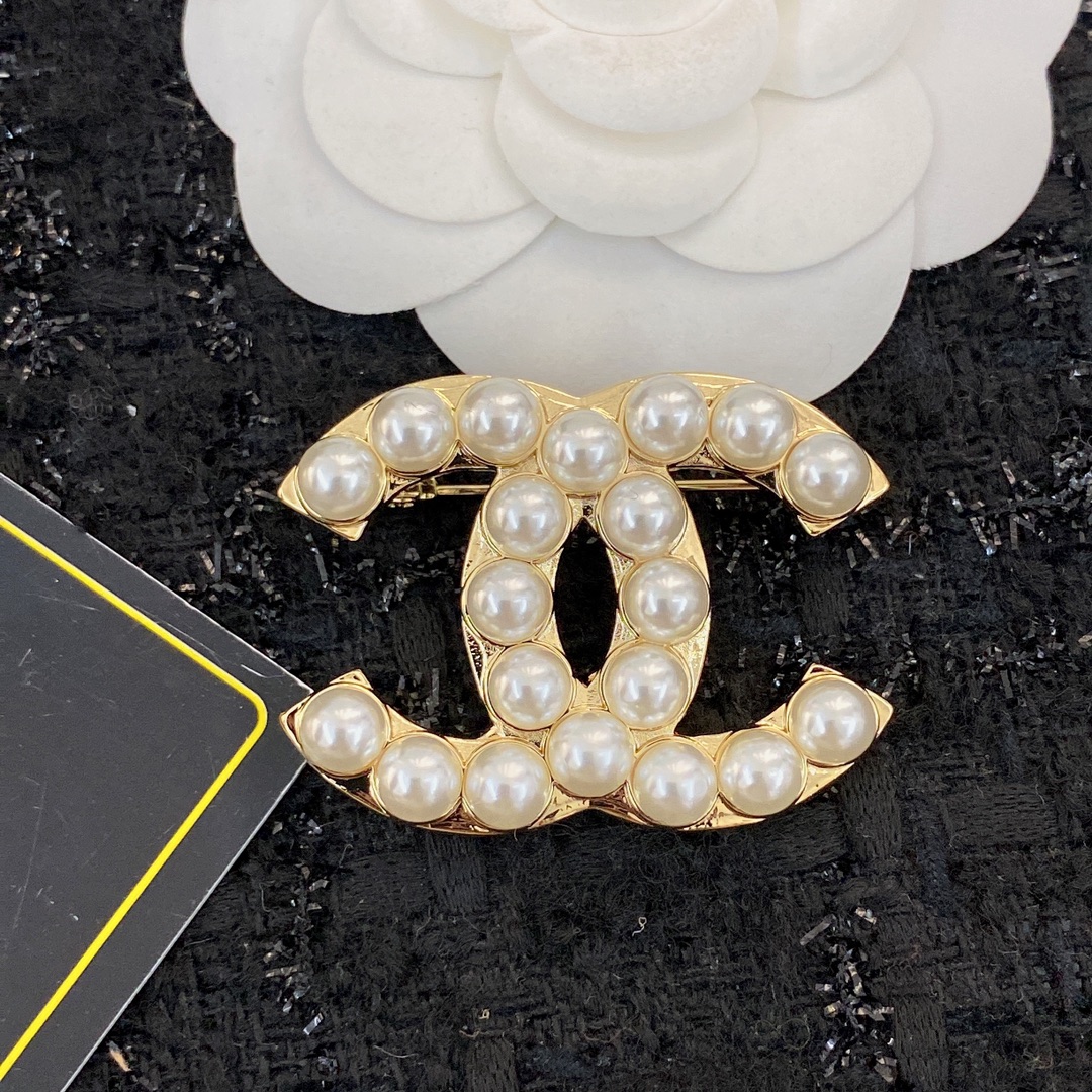 编码A423 🛍胸针热销款火爆上新❣🛍同步专柜‼独家高端品质实拍图‼代购级别‼做工精致细腻👍重工版本😎超