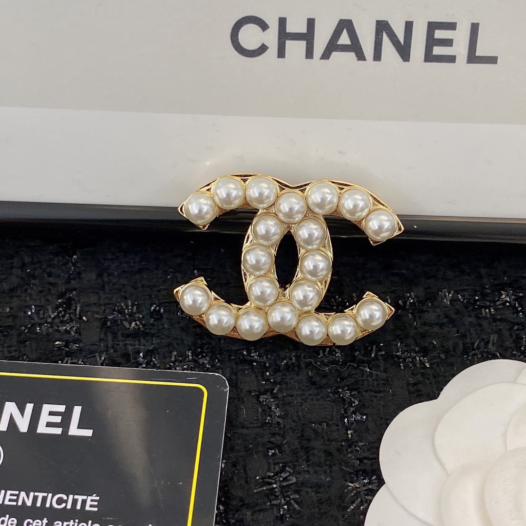 编码A423 🛍胸针热销款火爆上新❣🛍同步专柜‼独家高端品质实拍图‼代购级别‼做工精致细腻👍重工版本😎超