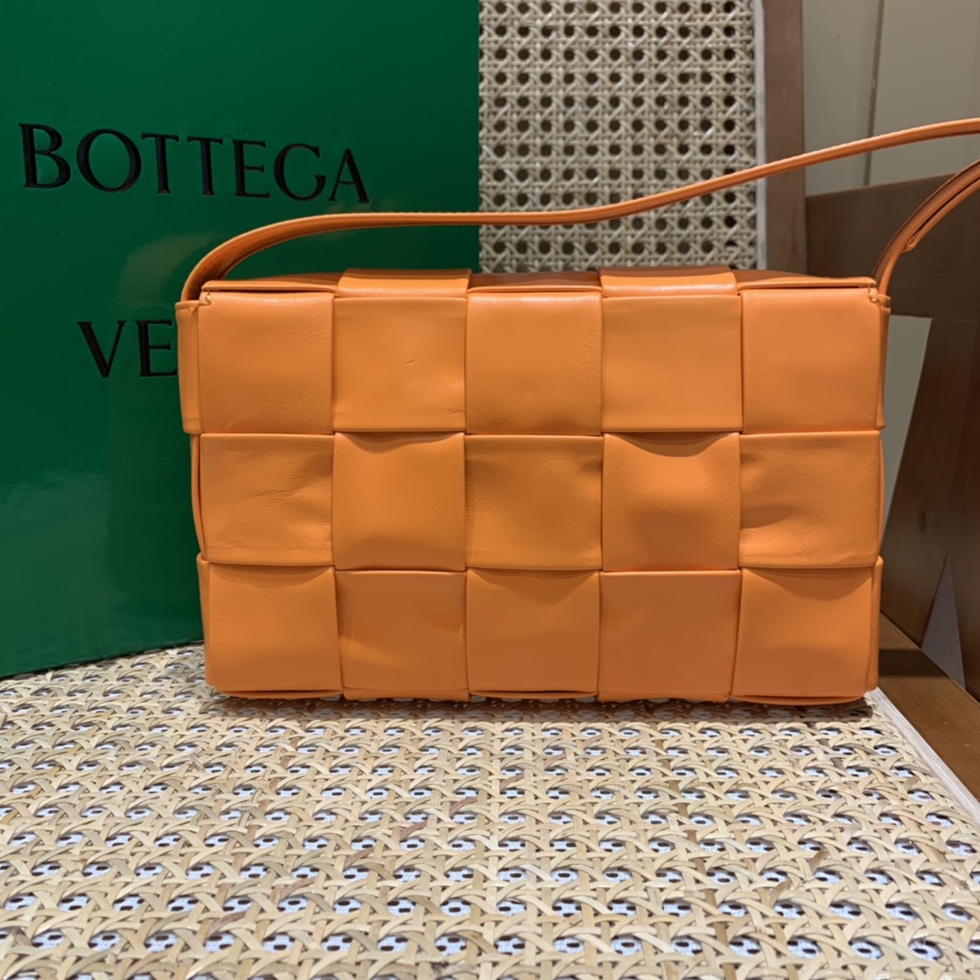 Bottega Veneta Cassette油蜡皮编织五格长方包 667298鲜橙橘