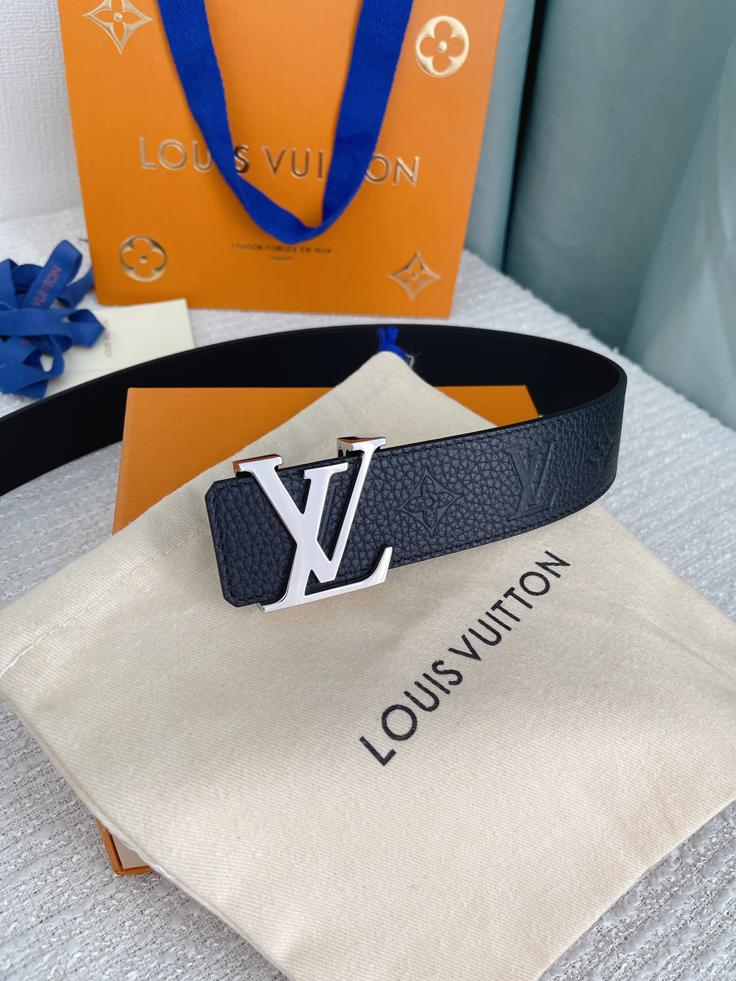 LV.路易威登高版本40mm宽度正品一体铸造五金钢扣原厂皮料双面原厂定制牛皮面料性价比高.全套包装.