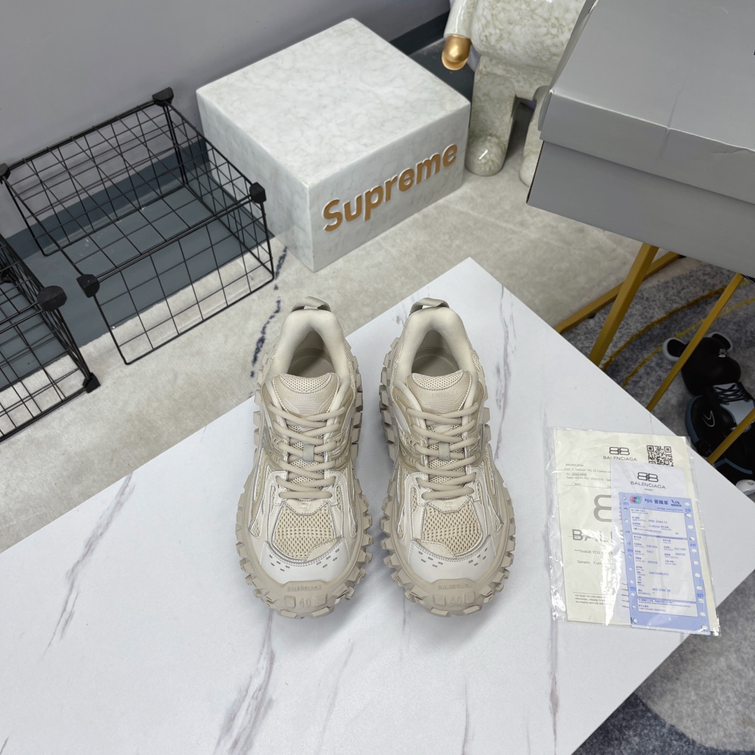 NO:165039,Full size spot. . Spring and summer BALENCIAGA tire shoes latest tire sole retro casual sneakers series launches The Hacker Project series to explore the concepts of originality and appropriation in the fashion industry, pay tribute to inheritance and classics with the new series, and use the iconic Balenciaga silhouette and tire abstract sole to create humorous and harmonious new ideas, original one-to-one practice, exclusive private model outsole, authentic full set of packaging, size 35-45 for women, casual shoes/sports shoes, balenciaga, balenciaga, sneakers19860909全码现货. .春夏BALENCIAGA巴黎世家轮胎鞋最新款轮胎底复古休闲运动鞋系列推出The Hacker Project系列探索时尚界对于原创与挪用的概念、以全新系列致敬传承与经典,以标志性Balenciaga廓形和轮胎抽象大底,碰撞出诙谐又和谐的新创意、原版一比一做法、独家私模大底、正品全套包装、码数女35-45,休闲鞋/运动鞋,balenciaga,balenciaga,sneakers,Women's Shoes