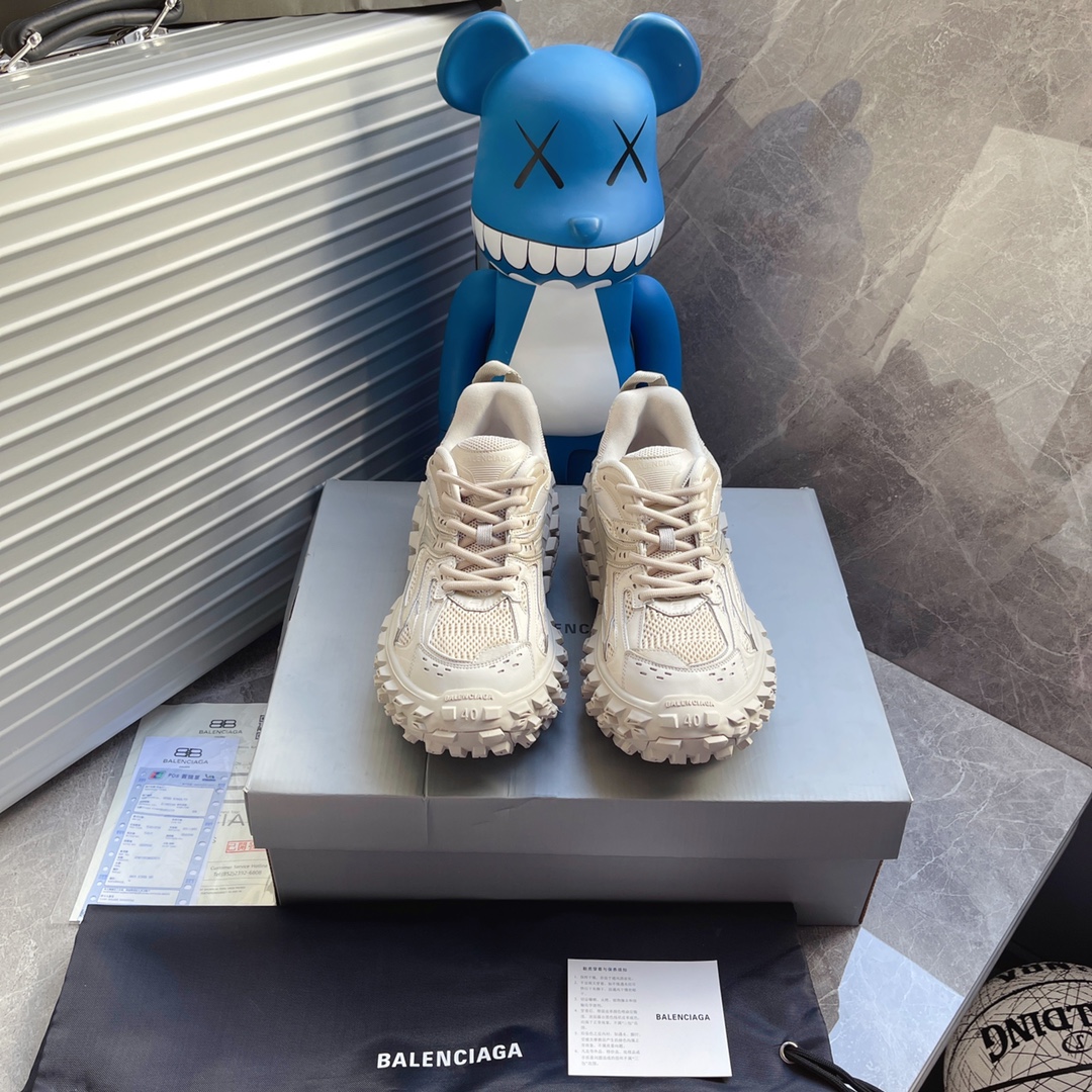 NO:652182,Men's 2025 Spring and Summer BALENCIAGA Balenciaga Tire Shoes Latest Tire Sole Retro Casual Sports Shoes Series Launched The Hacker  The Project series explores the concepts of originality and appropriation in the fashion industry, and pays tribute to heritage and classics with a new series. It uses the iconic Balenciaga silhouette and tire abstract outsole to collide with witty and harmonious new ideas, original one-to-one approach, exclusive private model outsole, authentic full set of packaging, size women's 35-45, casual shoes/sports shoes, balenciaga, balenciaga, sneakers19860909男装 2025春夏BALENCIAGA巴黎世家轮胎鞋最新款轮胎底复古休闲运动鞋系列推出The Hacker Project系列探索时尚界对于原创与挪用的概念、以全新系列致敬传承与经典,以标志性Balenciaga廓形和轮胎抽象大底,碰撞出诙谐又和谐的新创意、原版一比一做法、独家私模大底、正品全套包装、码数女35-45,休闲鞋/运动鞋,balenciaga,balenciaga,sneakers,Women's Shoes