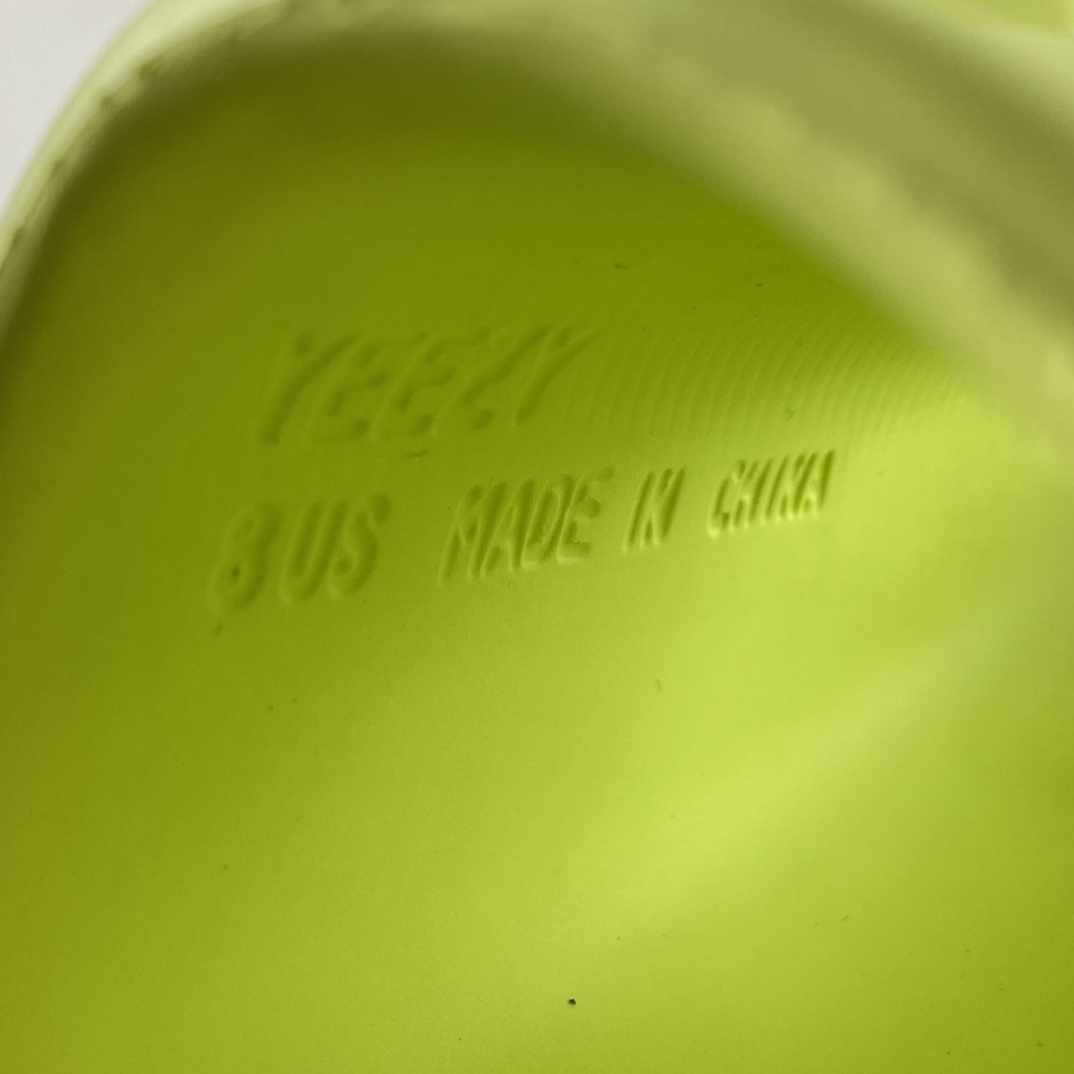 P160  Kanye West x Yeezy Slide“Resin”侃爷再度联乘 椰子拖鞋 GX6138