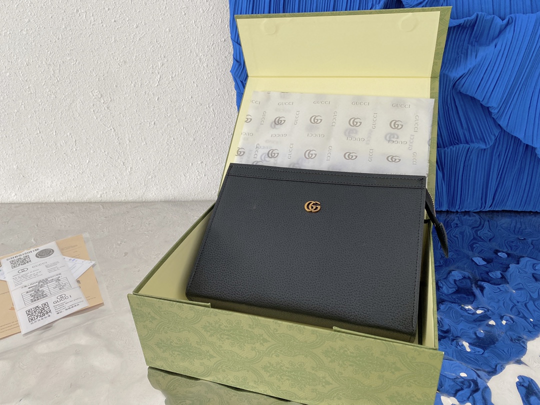 I5  Gucci 古奇   GG手袋男士手拿包 洗漱包采用精湛镶嵌细工，实物拍摄 原厂原版面料 配送小票折叠礼盒 27 x 21 x 3 cm。
