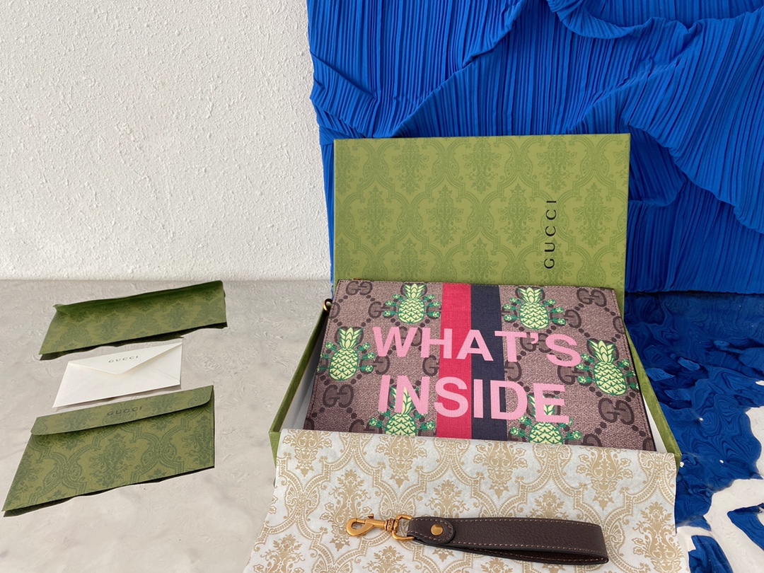 J0  Gucci 古奇   GG印花手袋 手包 采用精湛镶嵌细工，实物拍摄 原厂原版面料 673248 配送小票原版礼盒 30 x 20cm。